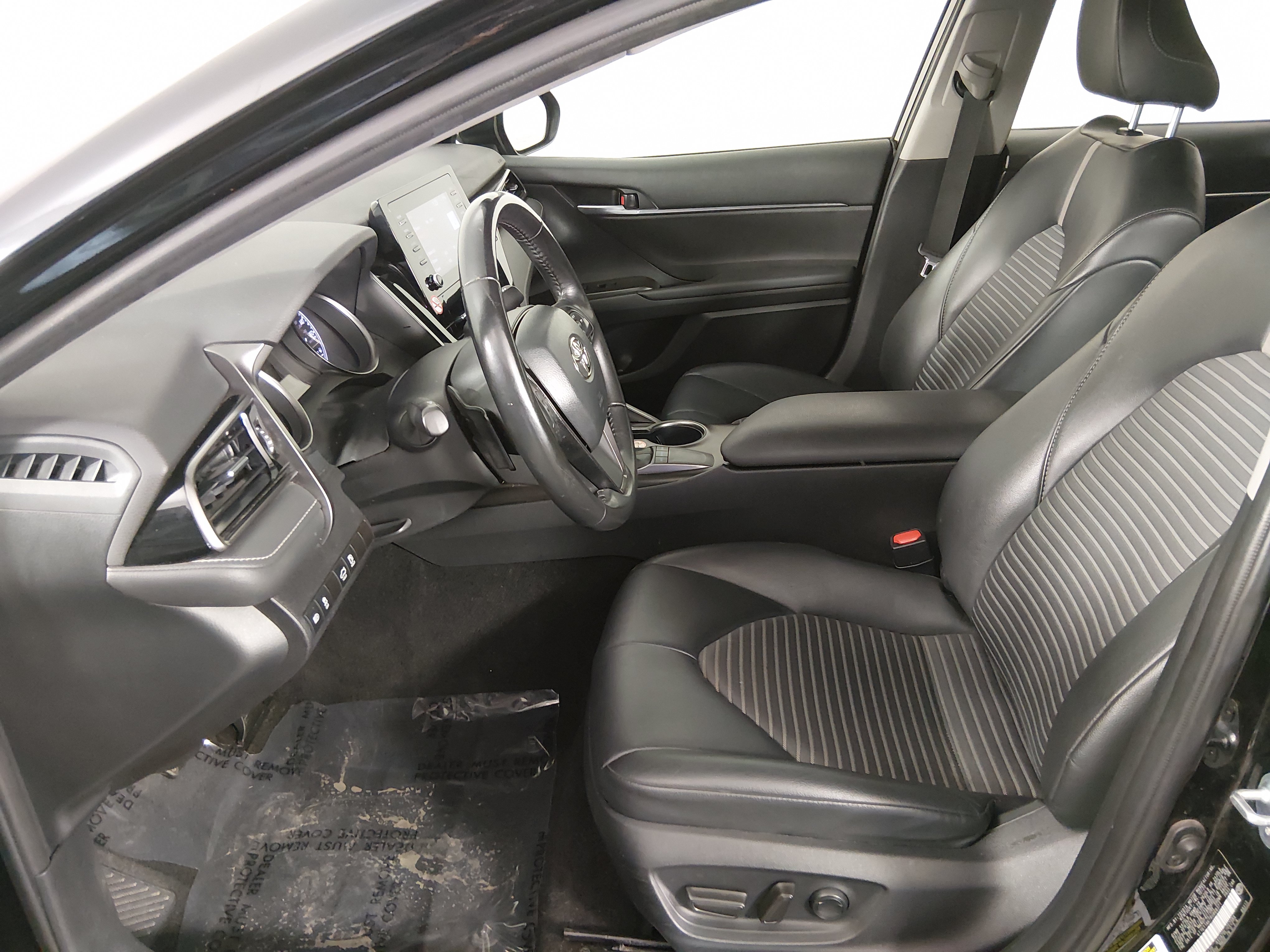 2024 Toyota Camry SE - Photo 19