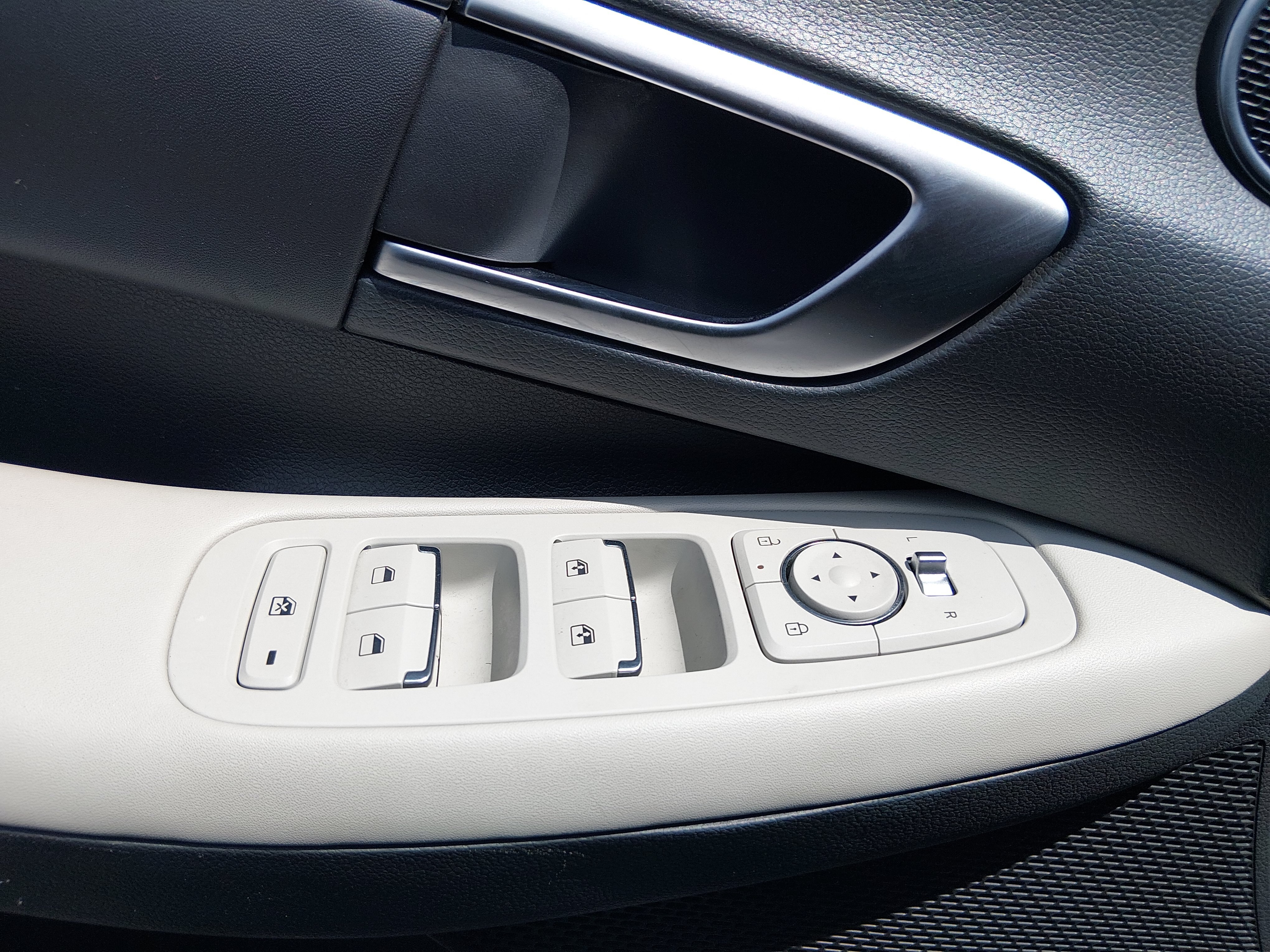 2024 Hyundai Sonata SEL - Photo 20