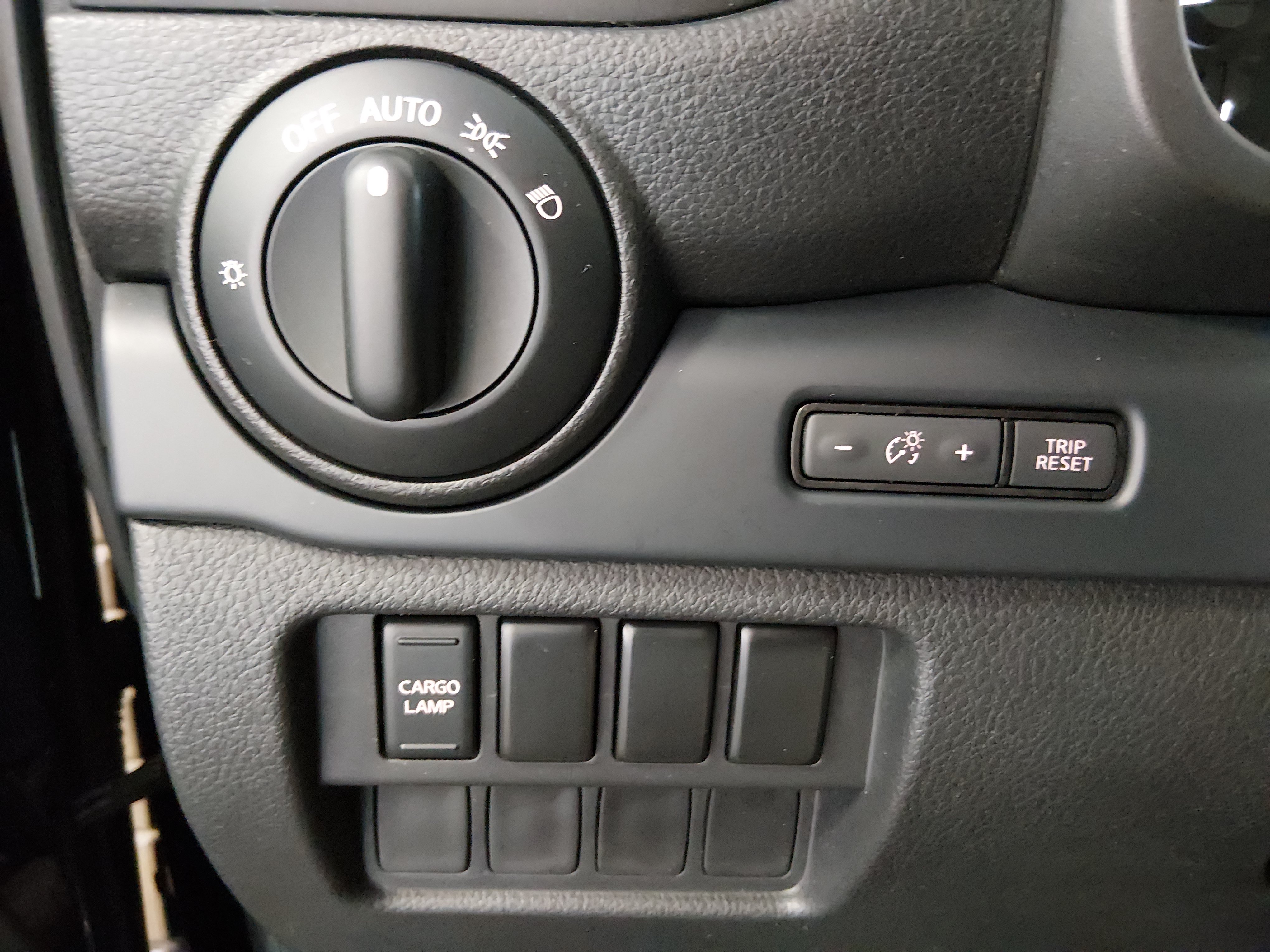 2022 Nissan Titan S - Photo 13
