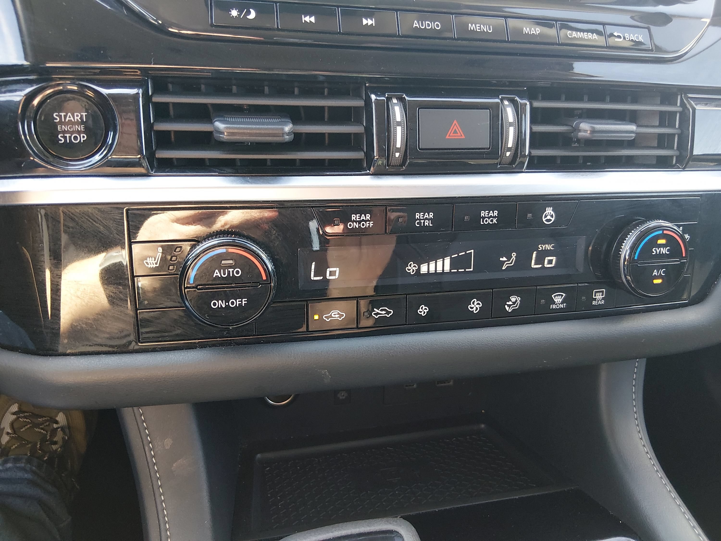 2025 Nissan Pathfinder SL - Photo 19