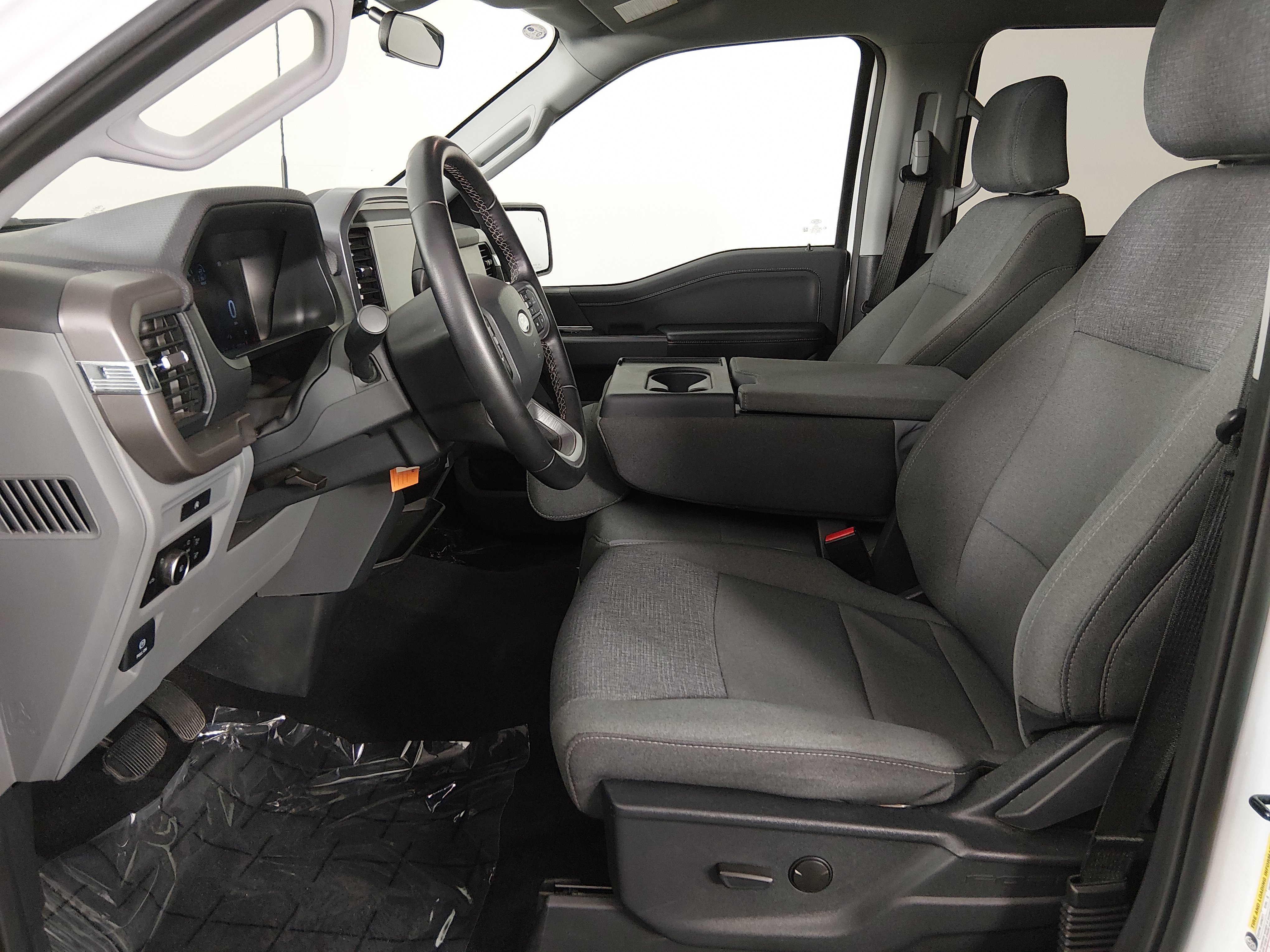2025 Ford F-150 XLT - Photo 20