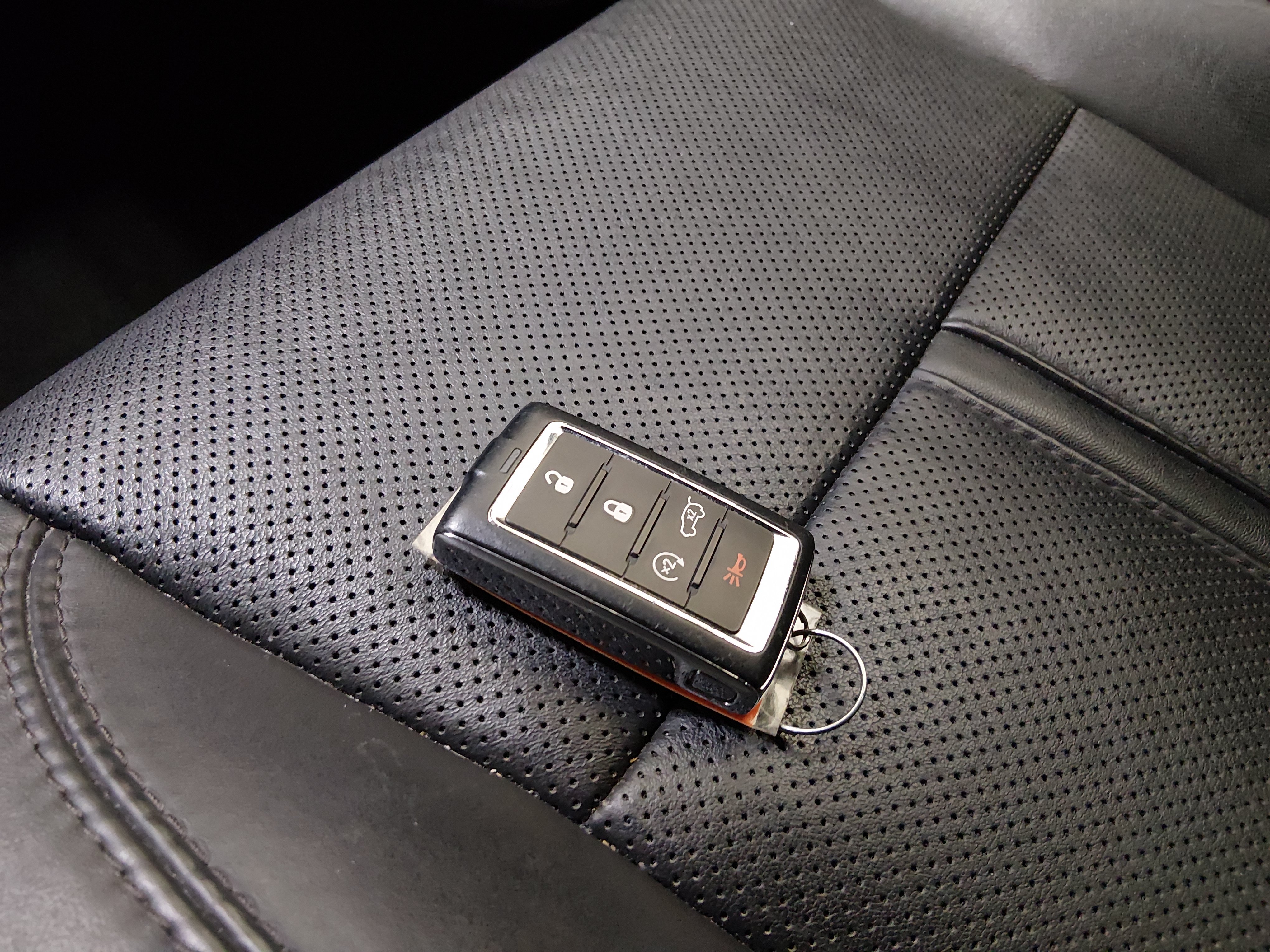 2023 Jeep Wagoneer L Series III - Photo 15