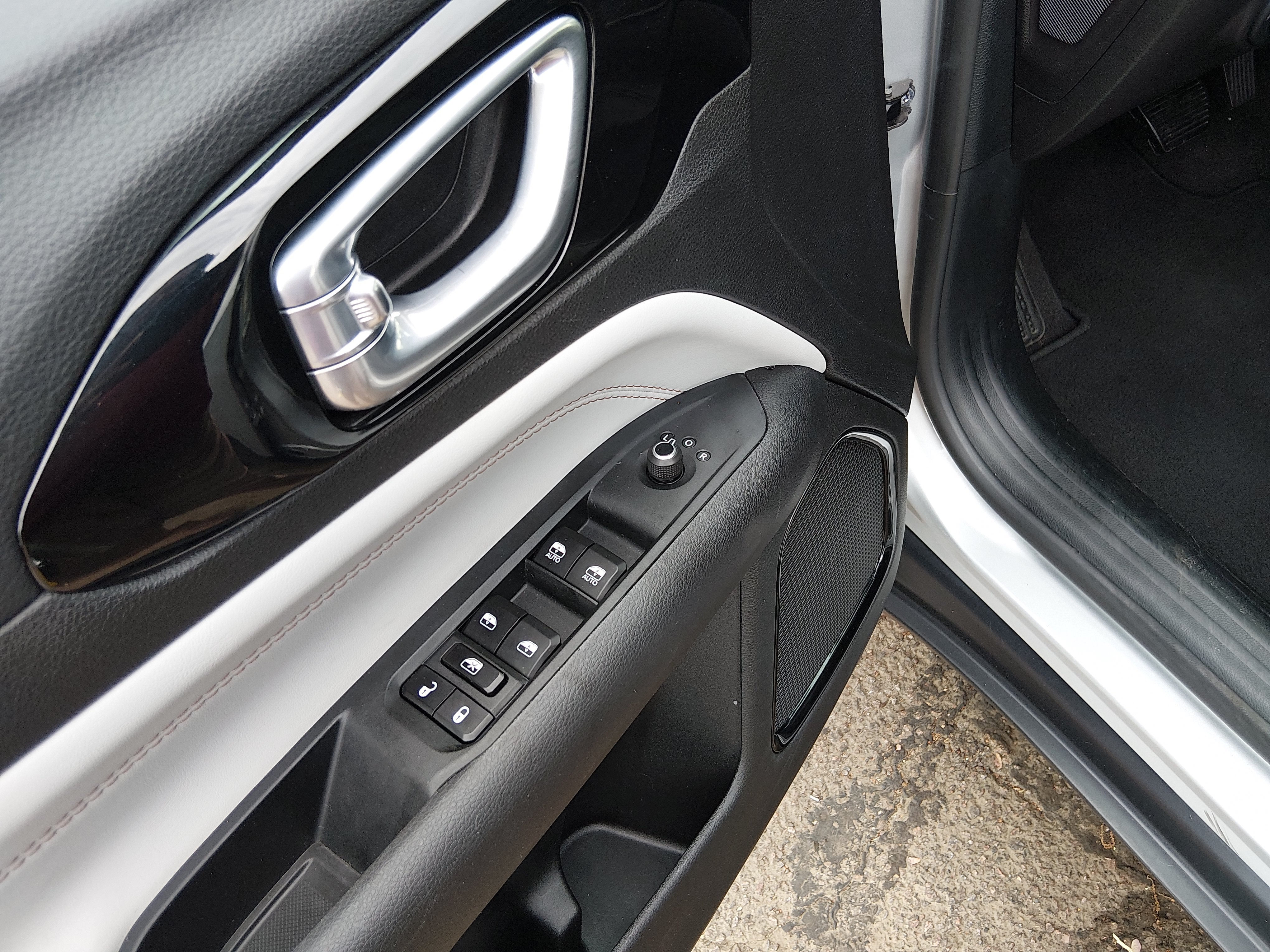 2025 Jeep Compass Limited - Photo 13