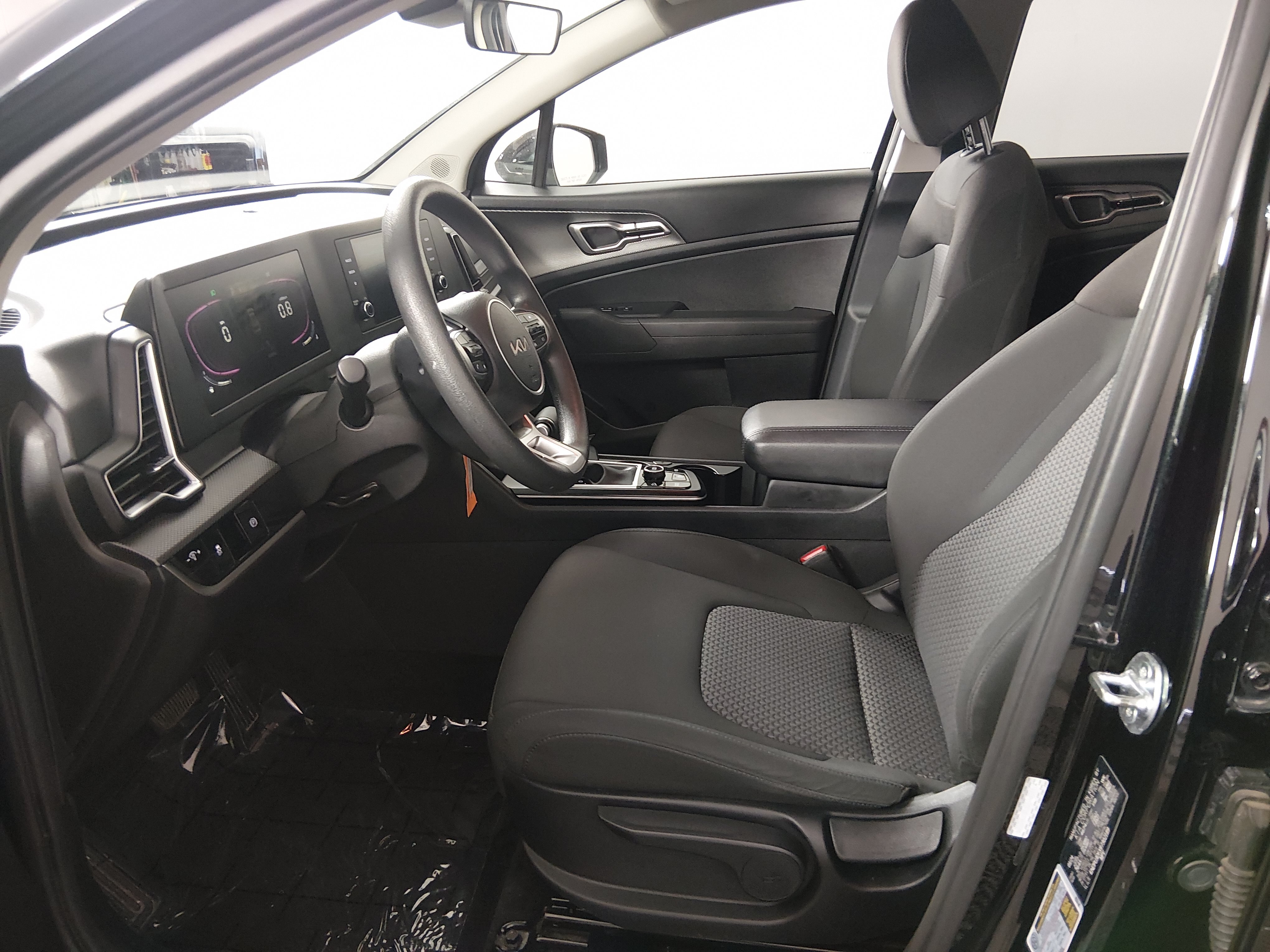 2024 Kia Sportage LX - Photo 19