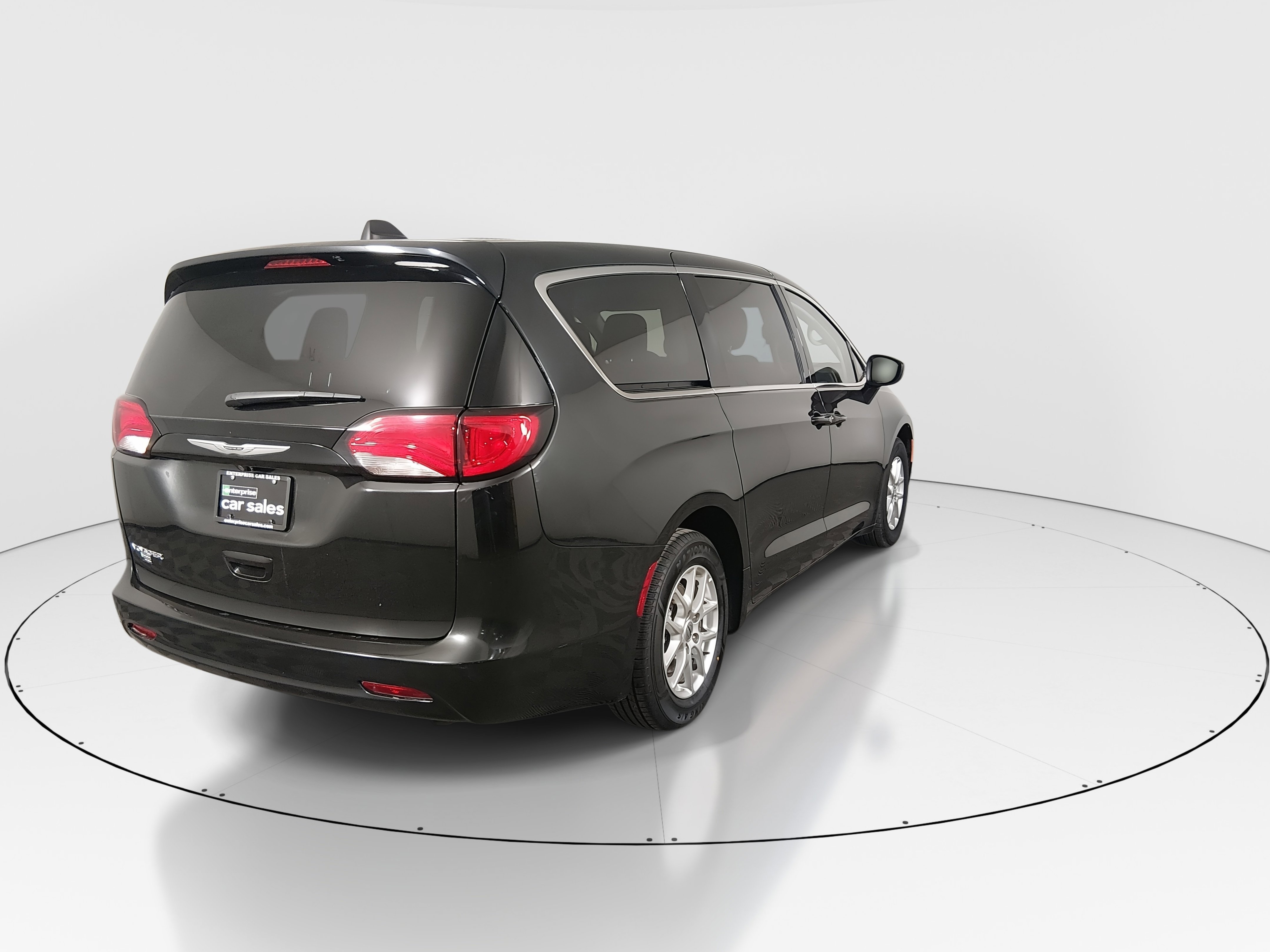 2023 Chrysler Voyager LX - Photo 7