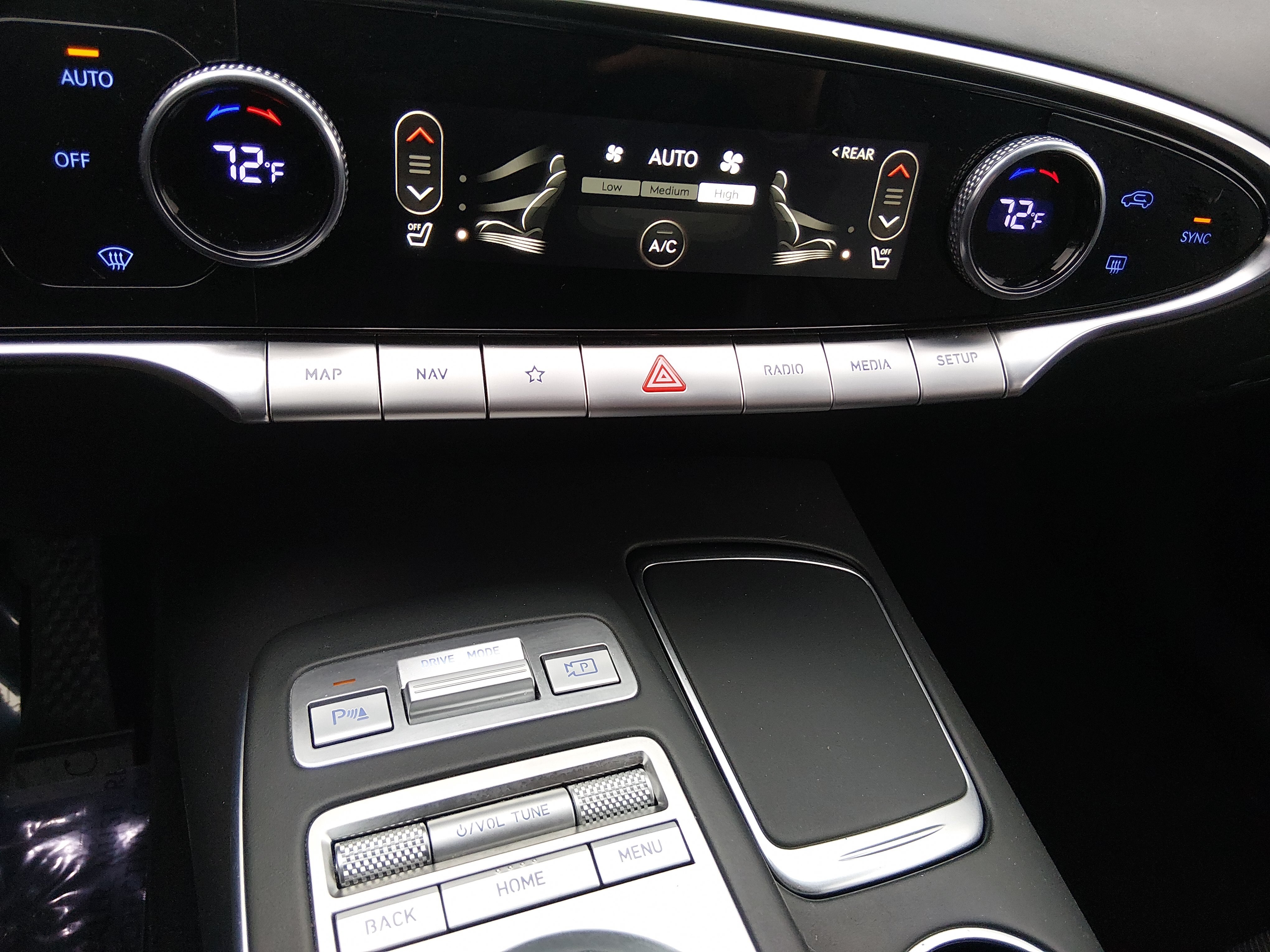 2025 GENESIS GV70 Standard - Photo 13