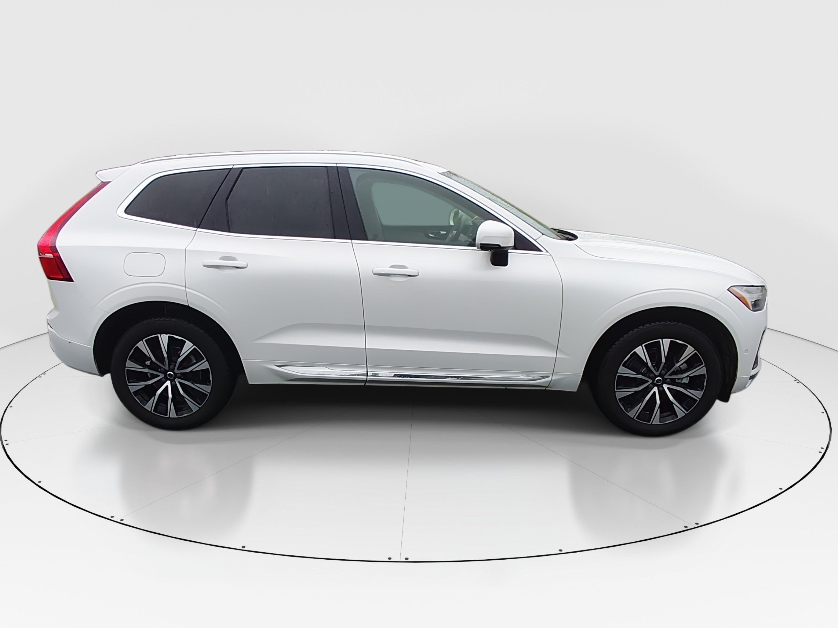 2023 Volvo XC60 Plus - Photo 8