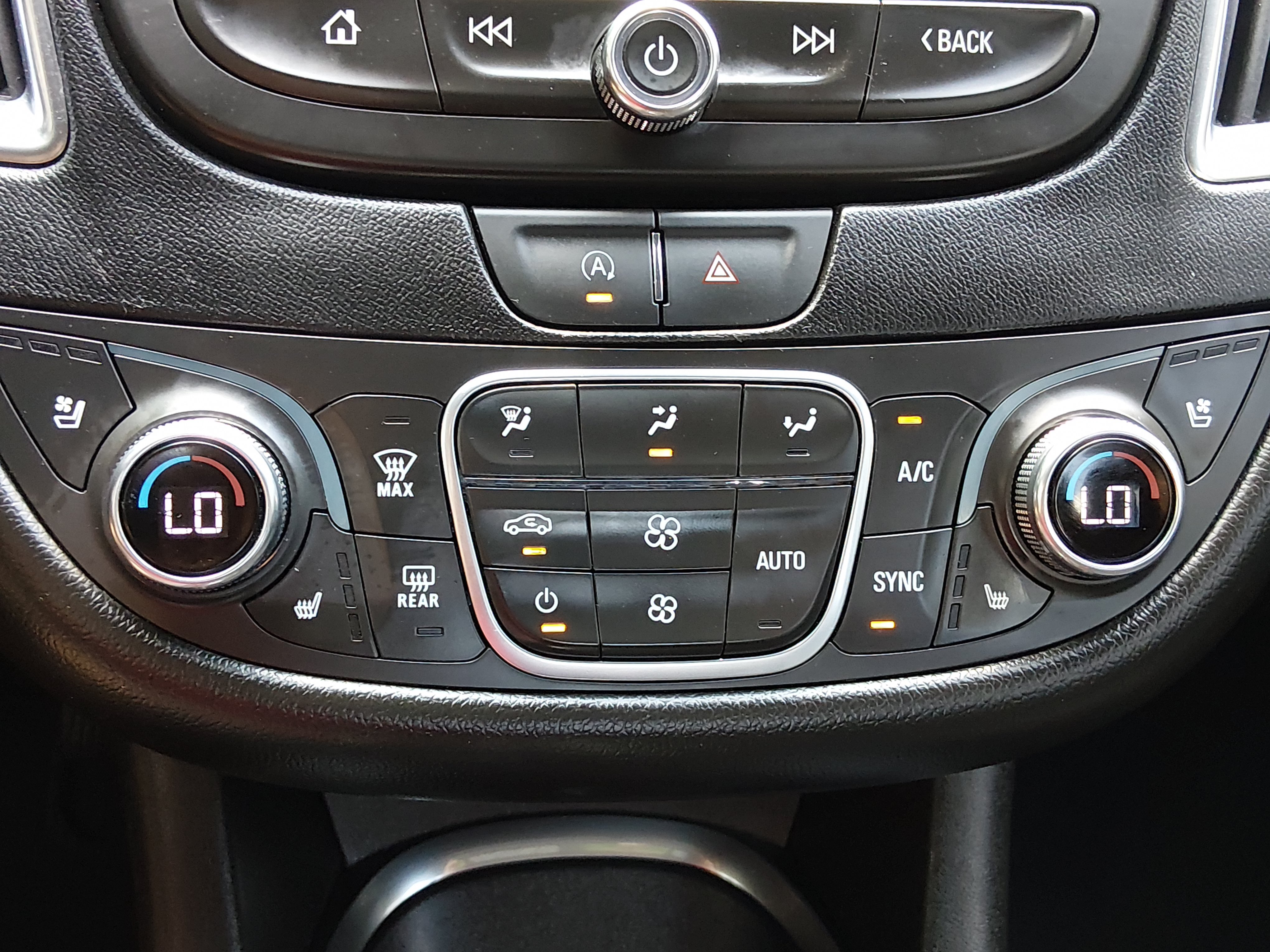 2024 Chevrolet Malibu 2LT - Photo 17