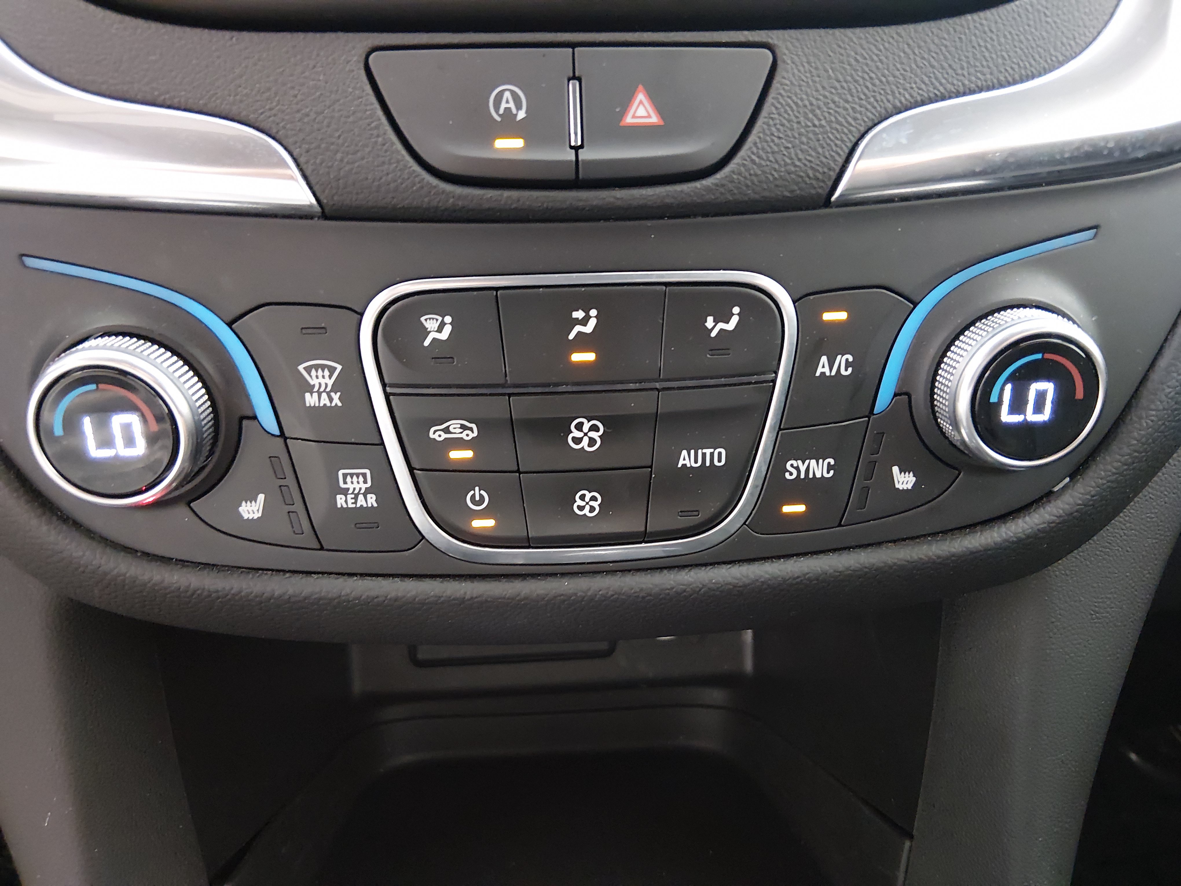 2024 Chevrolet Equinox LT - Photo 17