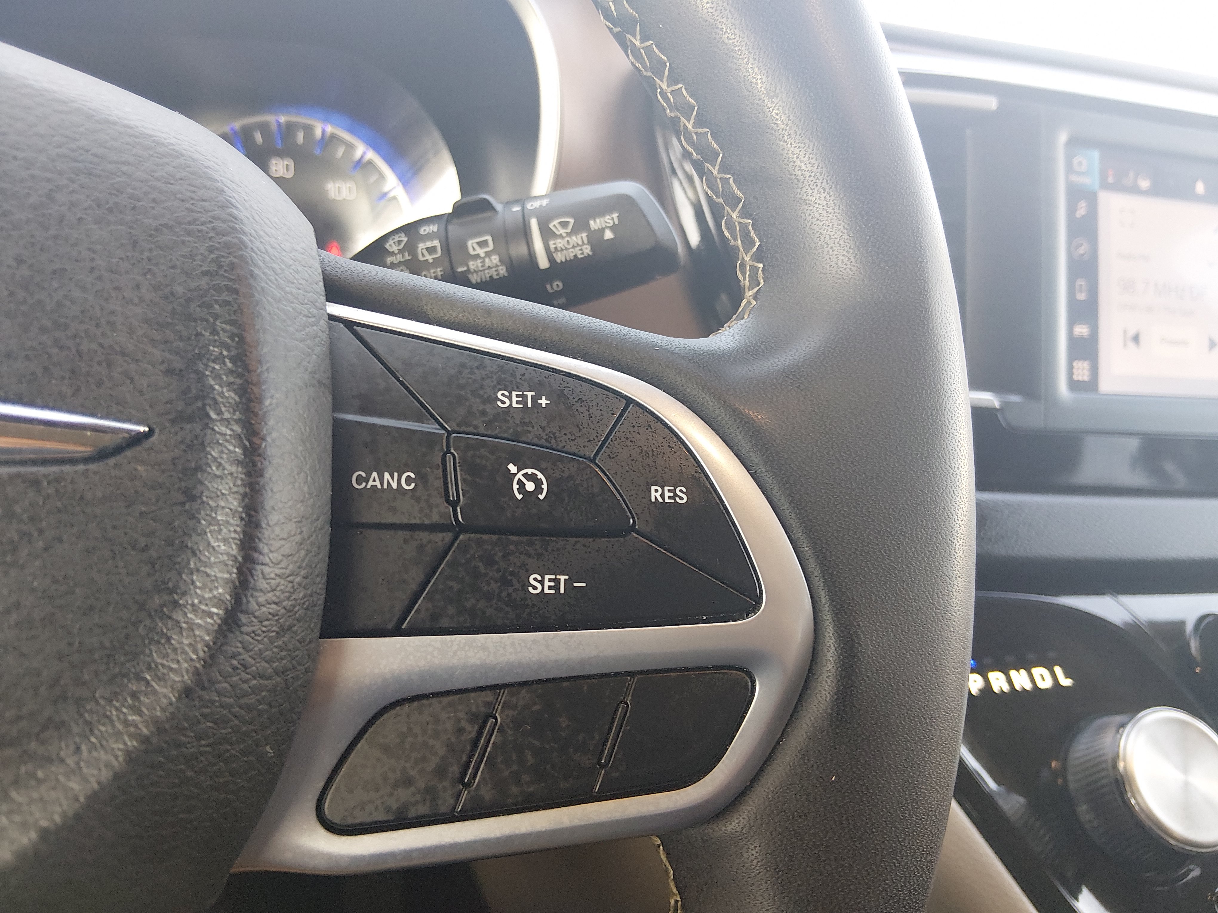 2023 Chrysler Voyager LX - Photo 12