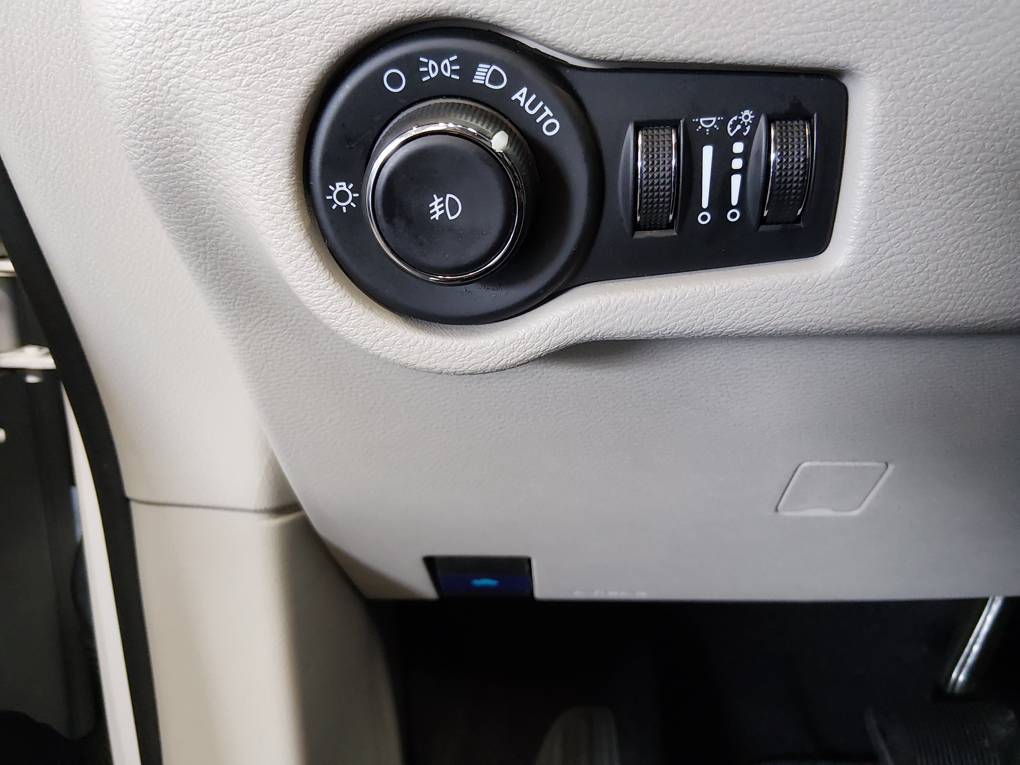 2023 Chrysler Pacifica Touring L - Photo 13