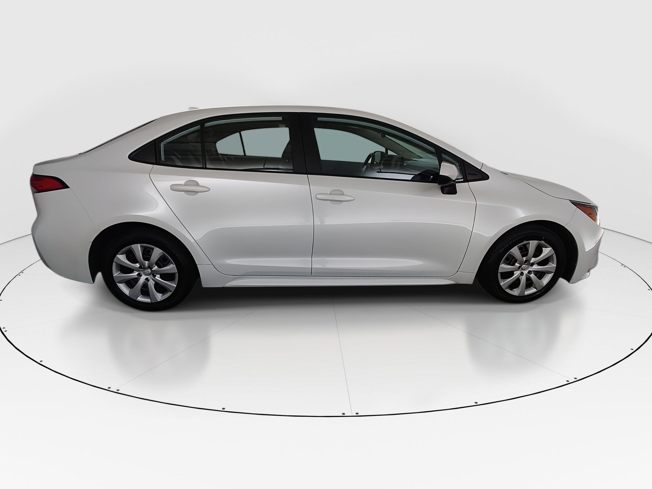 2024 Toyota Corolla LE - Photo 8