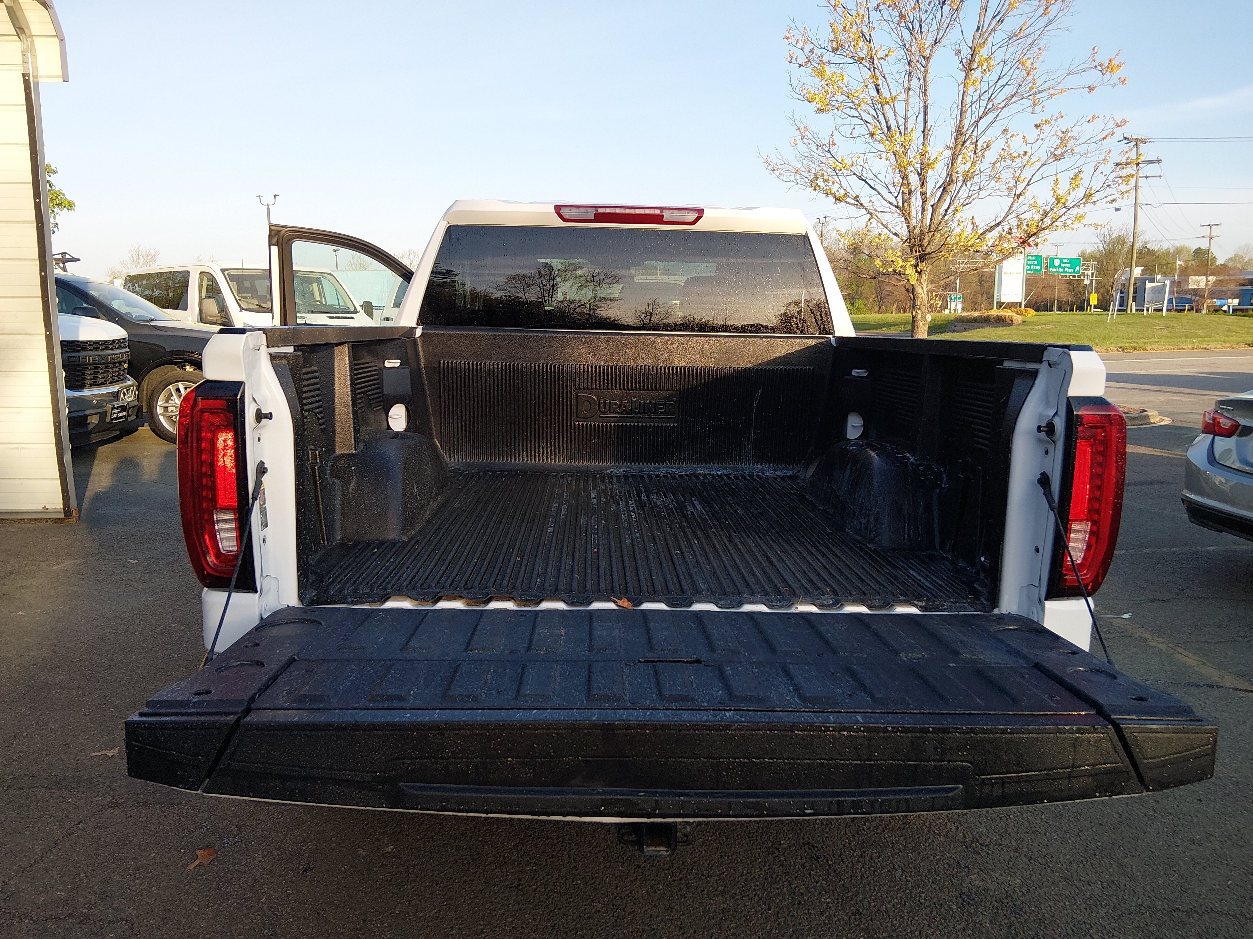 2025 GMC Sierra 1500 SLT - Photo 11