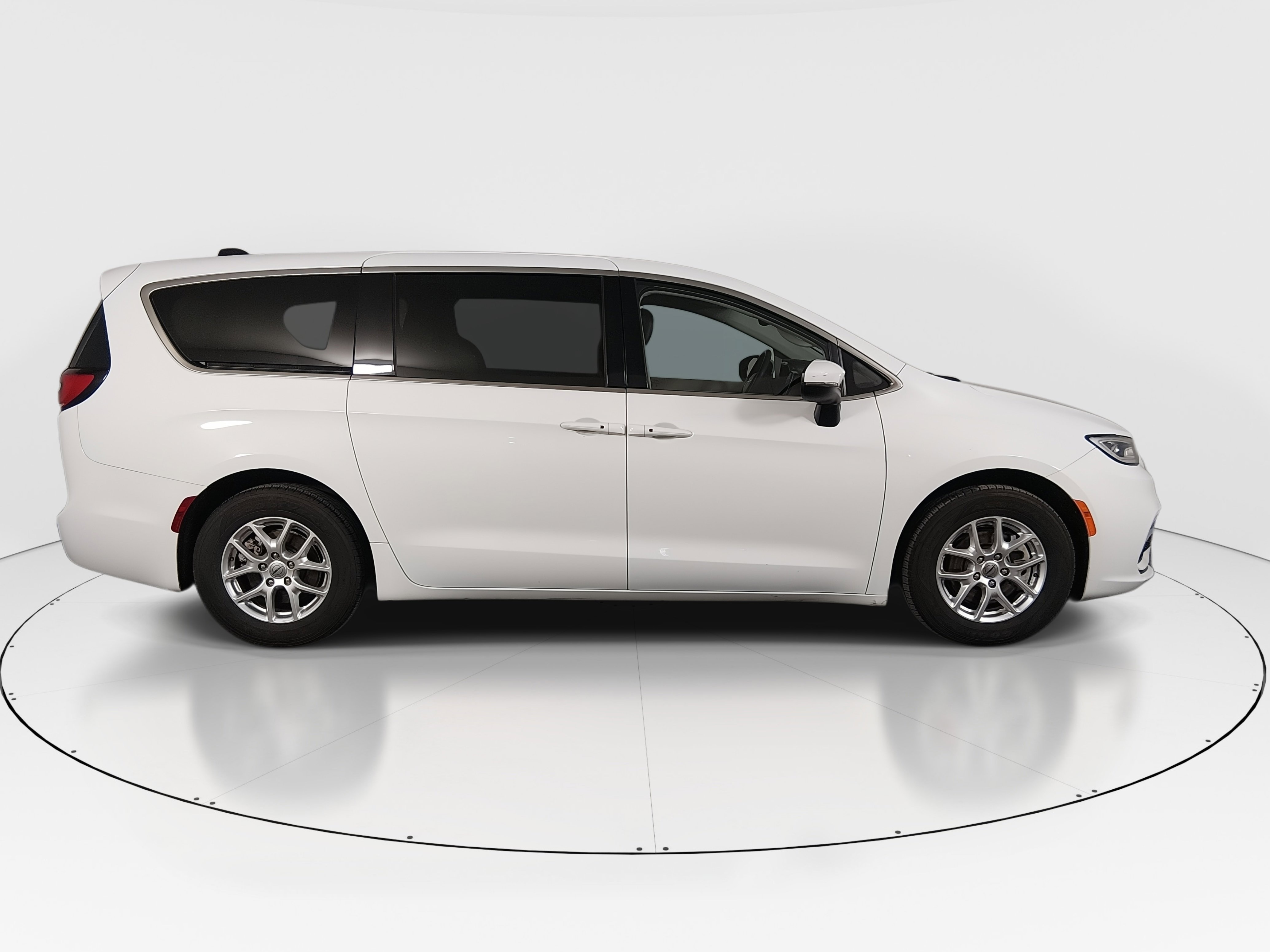 2023 Chrysler Pacifica Touring L - Photo 8