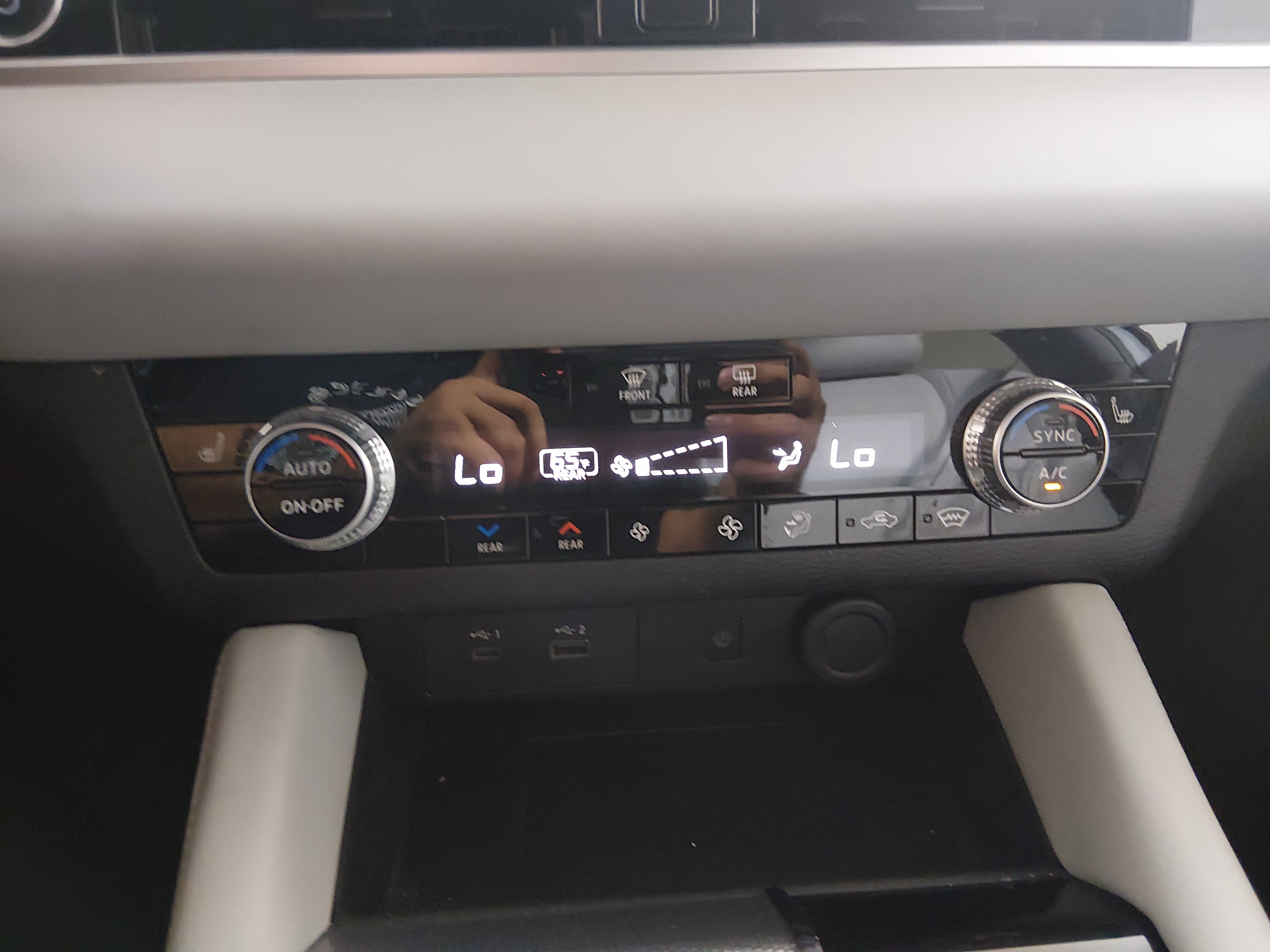 2024 Mitsubishi Outlander Plug-in Hybrid SEL - Photo 18