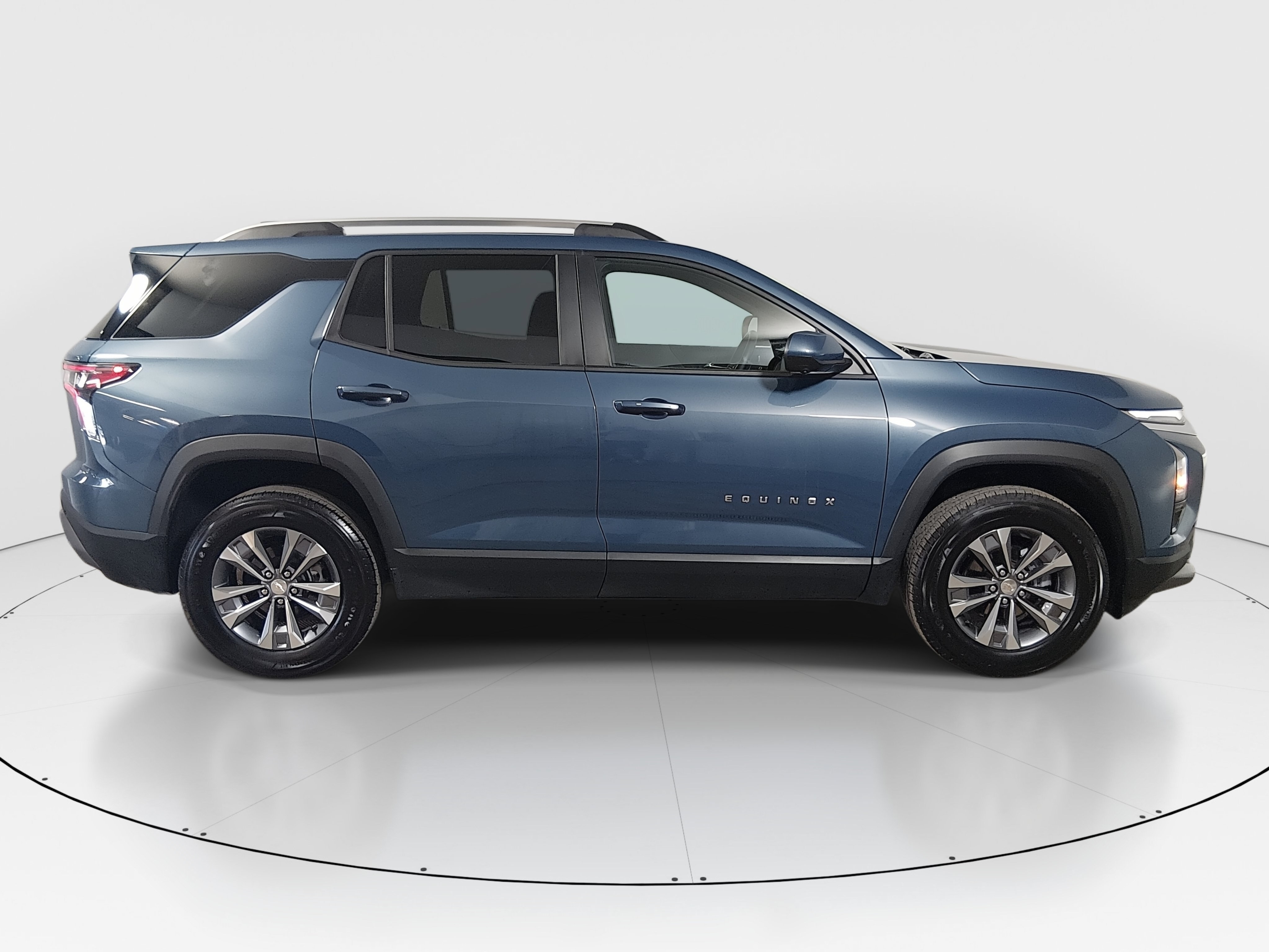 2025 Chevrolet Equinox LT - Photo 8