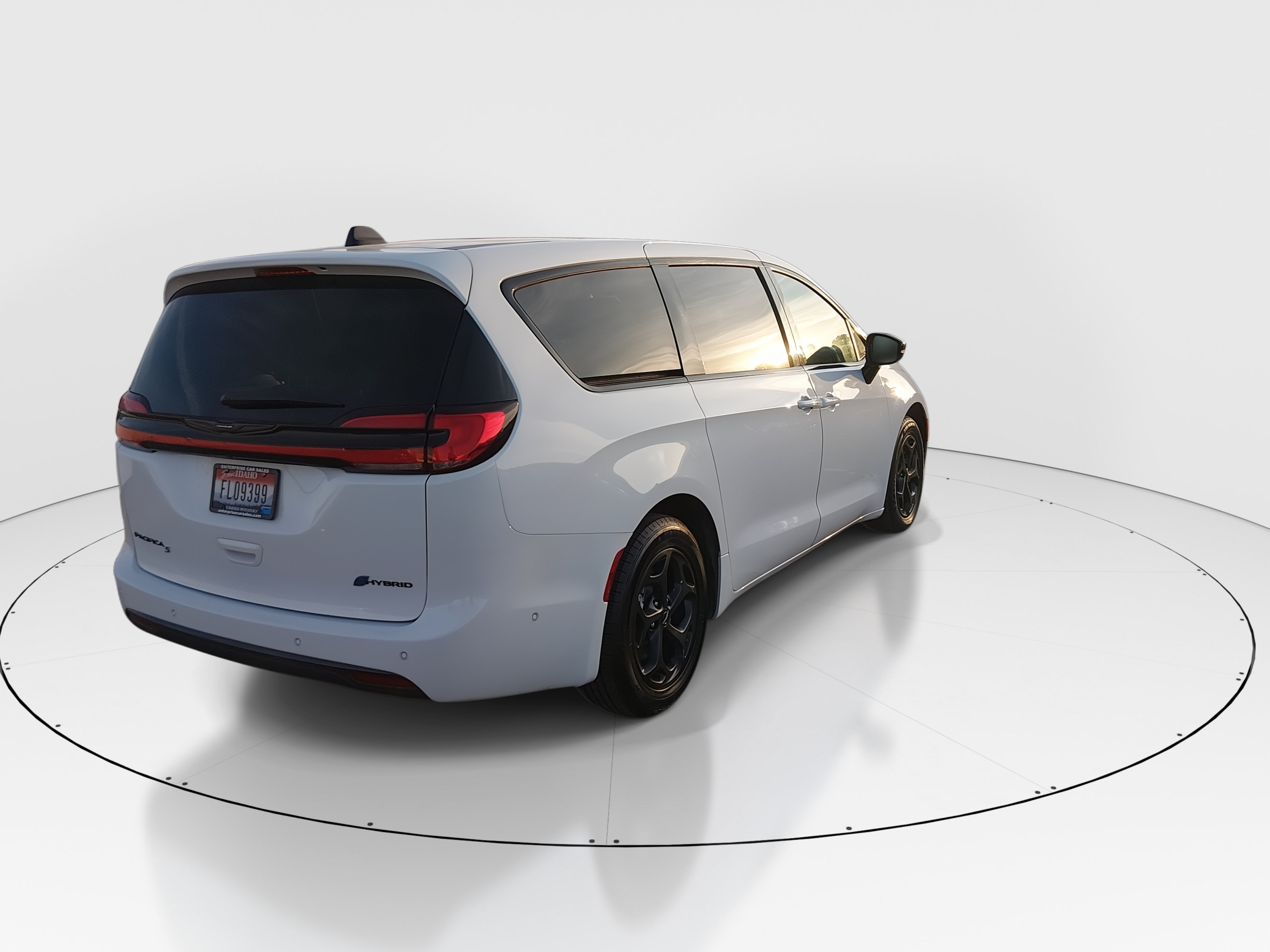 2024 Chrysler Pacifica PHEV Select - Photo 7