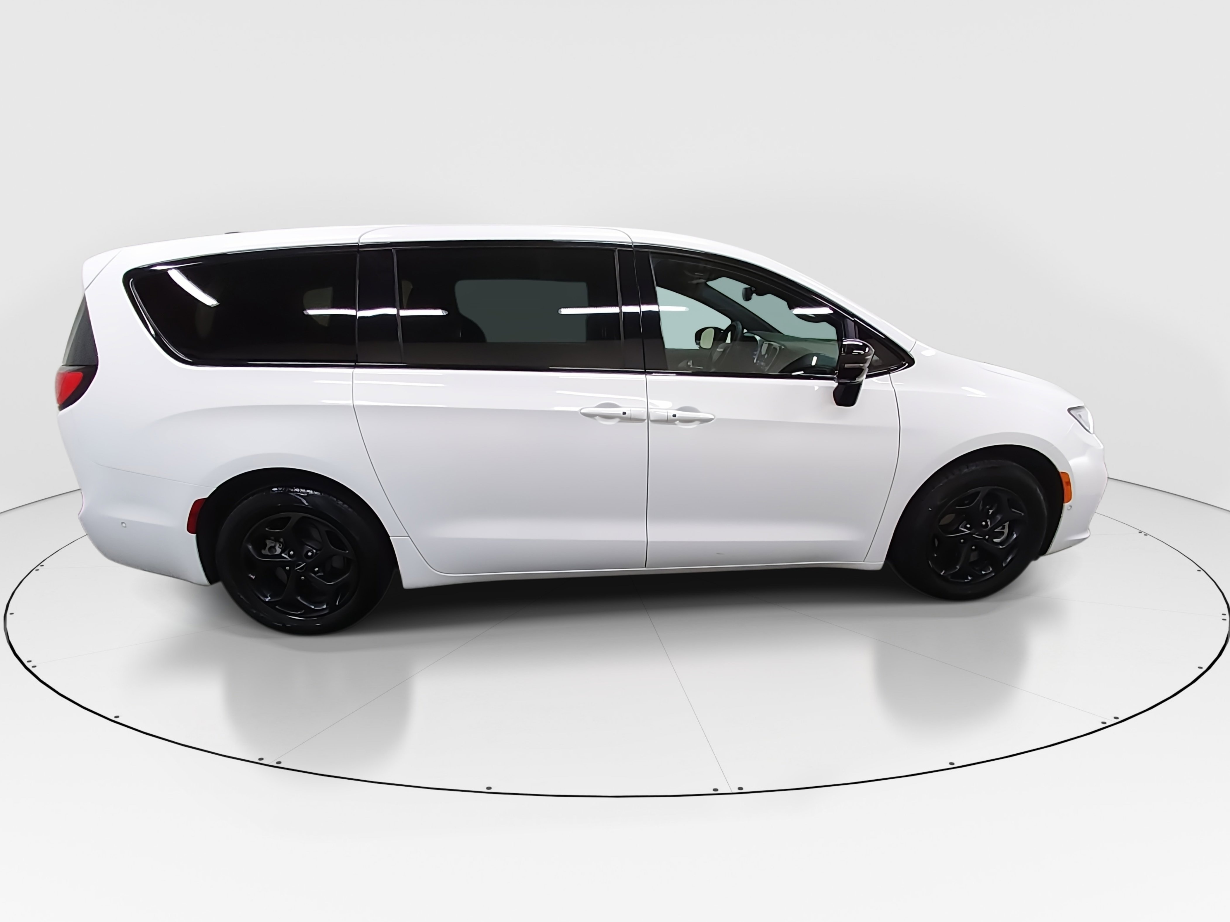 2024 Chrysler Pacifica PHEV Select - Photo 8