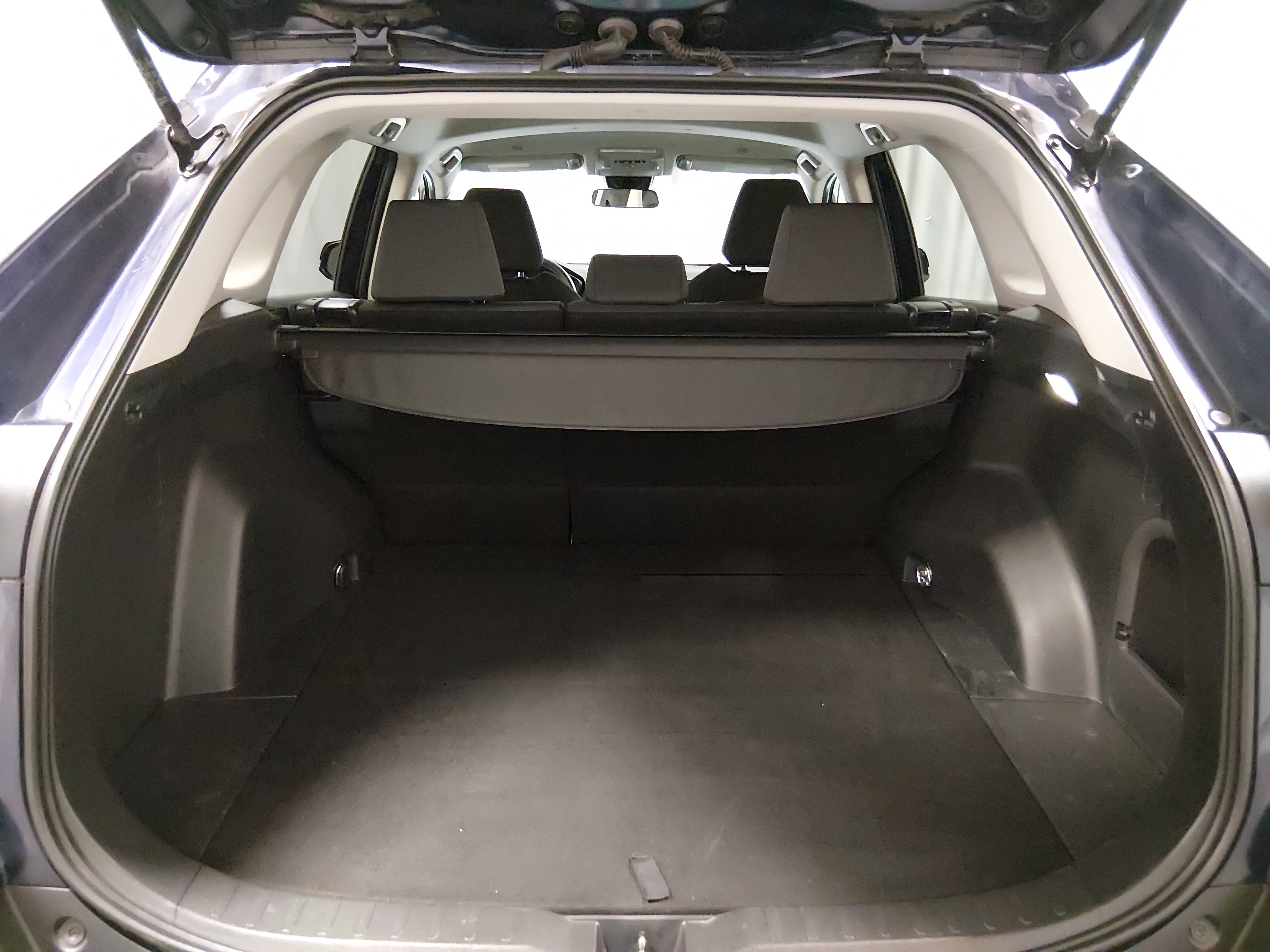 2024 Toyota RAV4 XLE - Photo 11