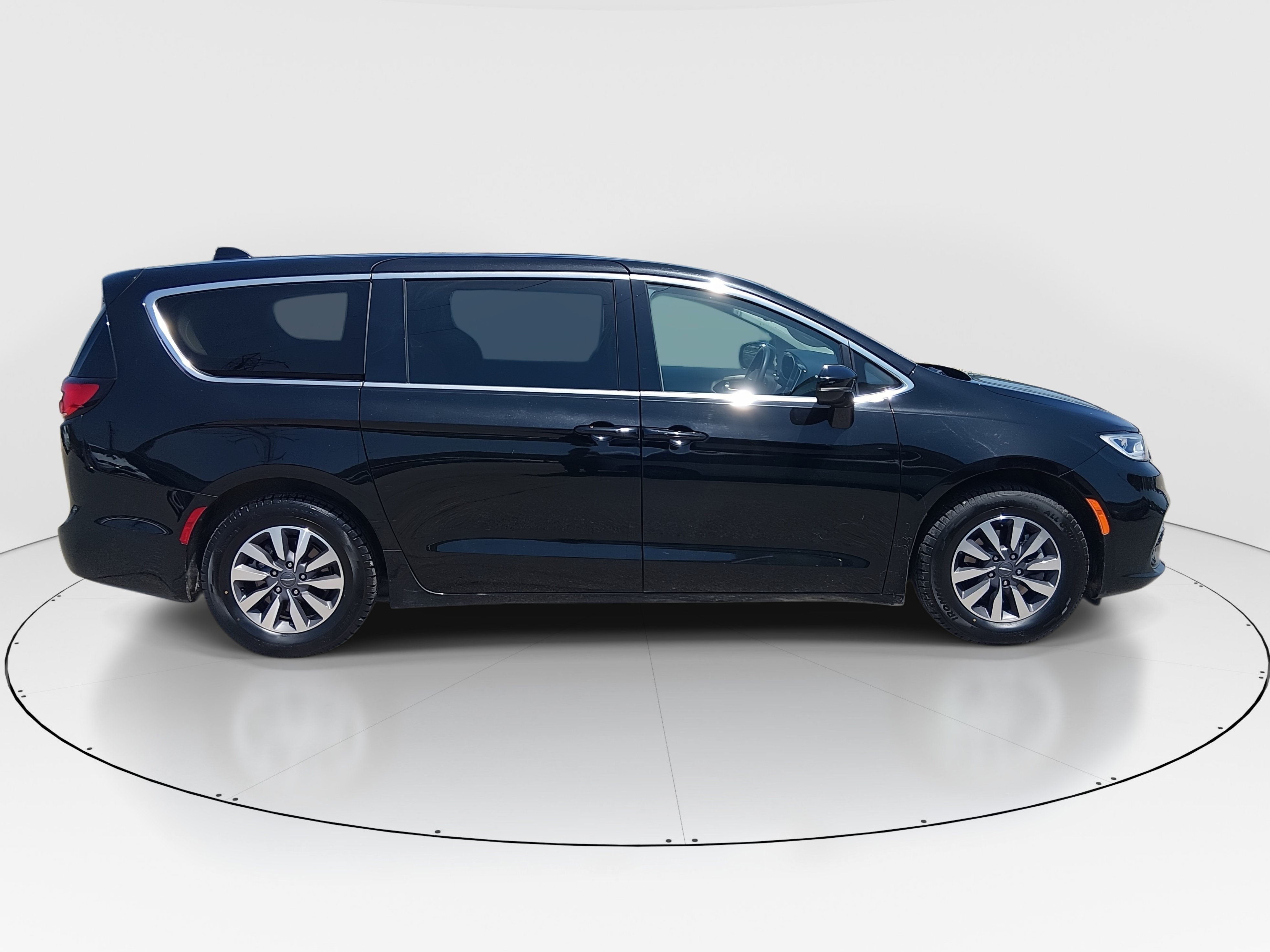 2024 Chrysler Pacifica PHEV Select - Photo 8