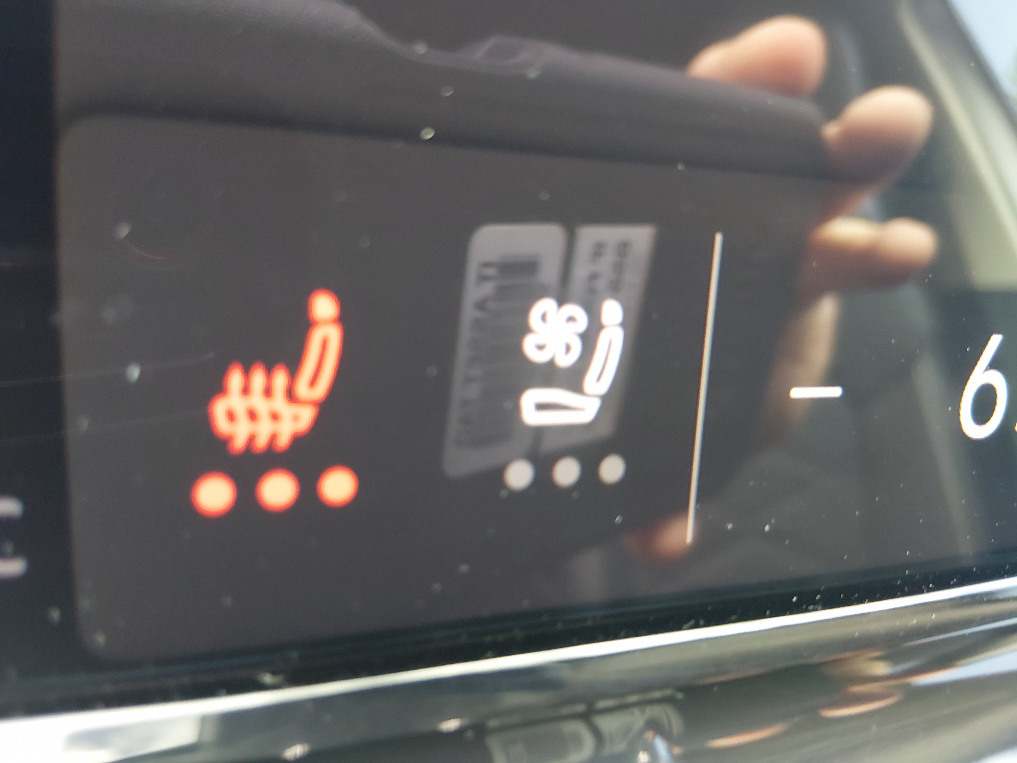 2024 Volkswagen Atlas SE w/Tech - Photo 19