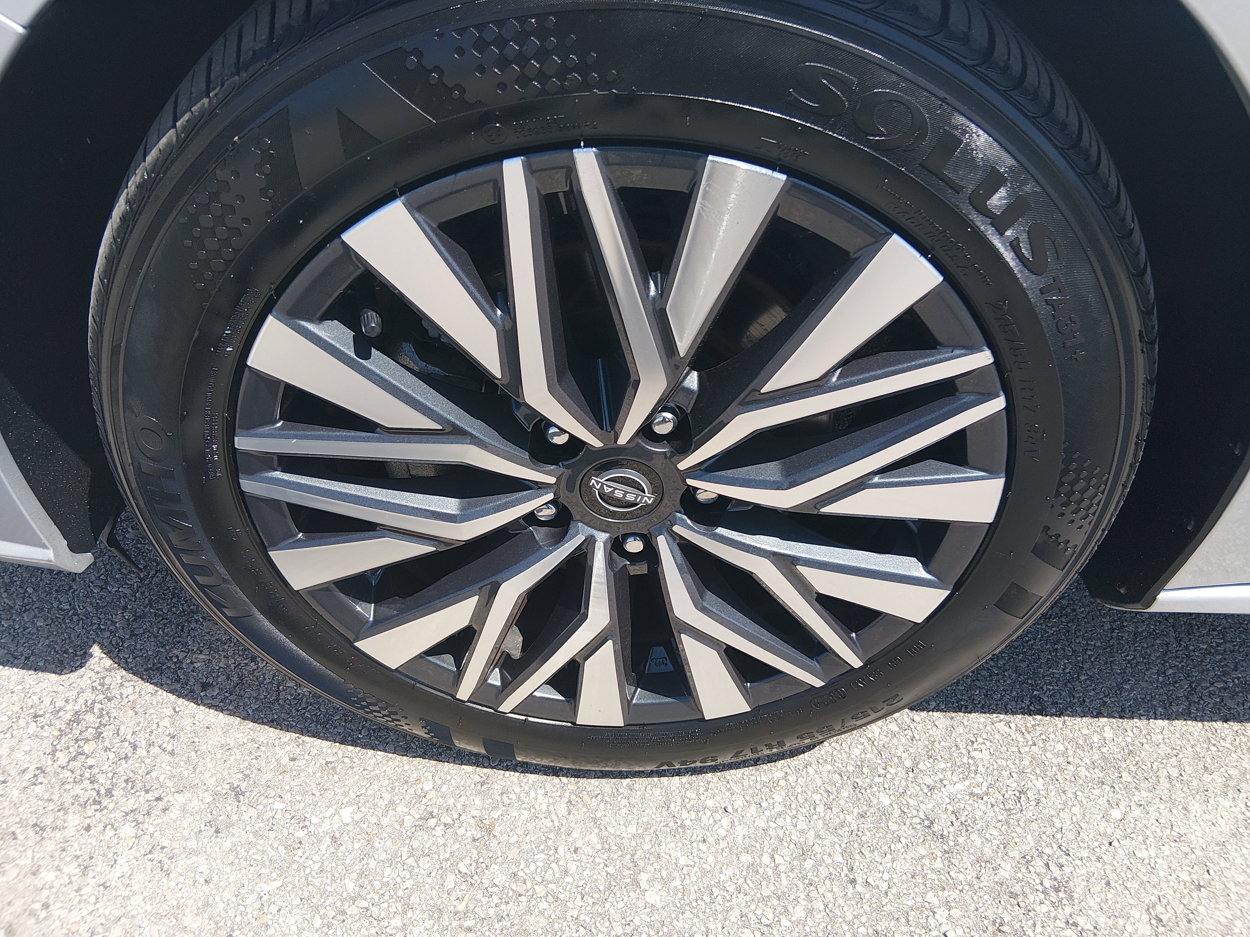 2024 Nissan Altima SV - Photo 10