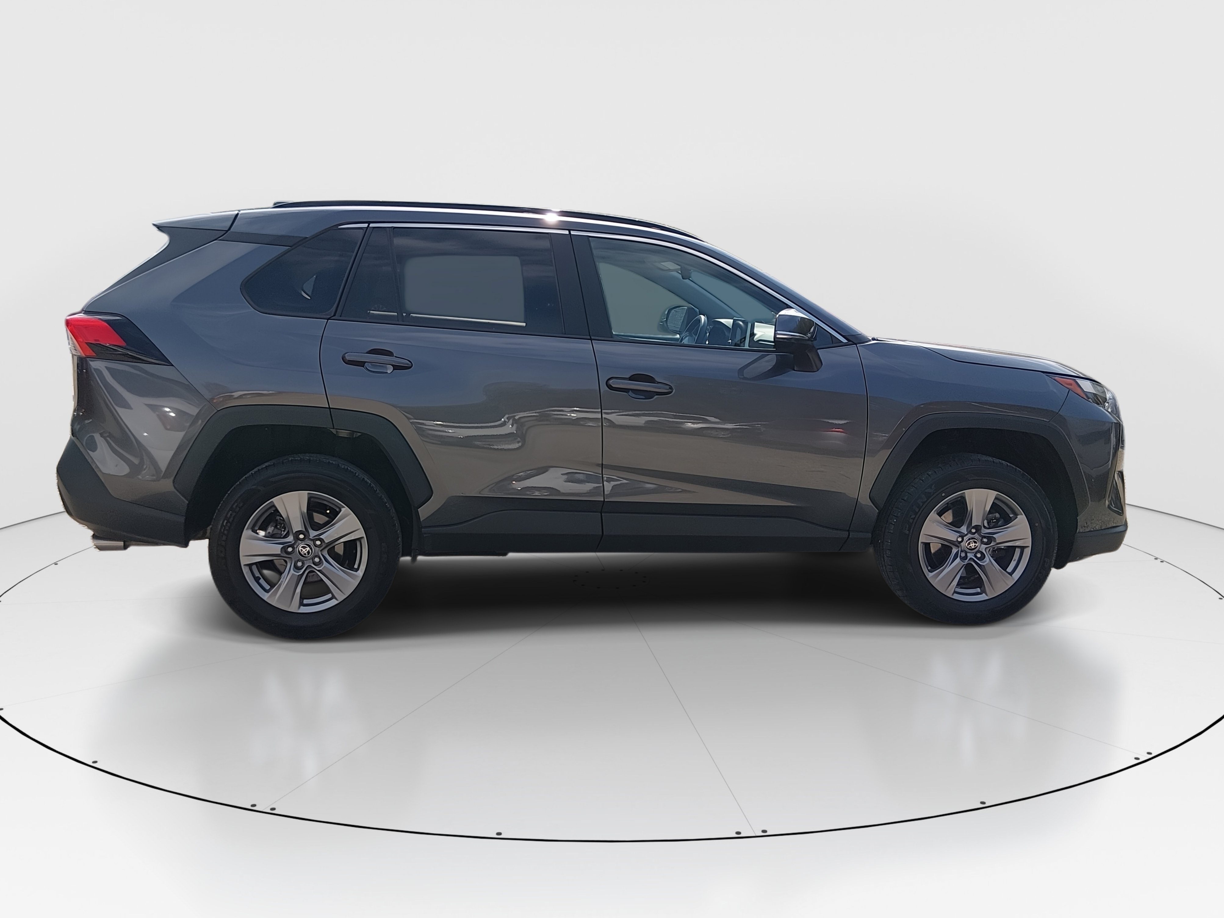 2024 Toyota RAV4 XLE - Photo 8