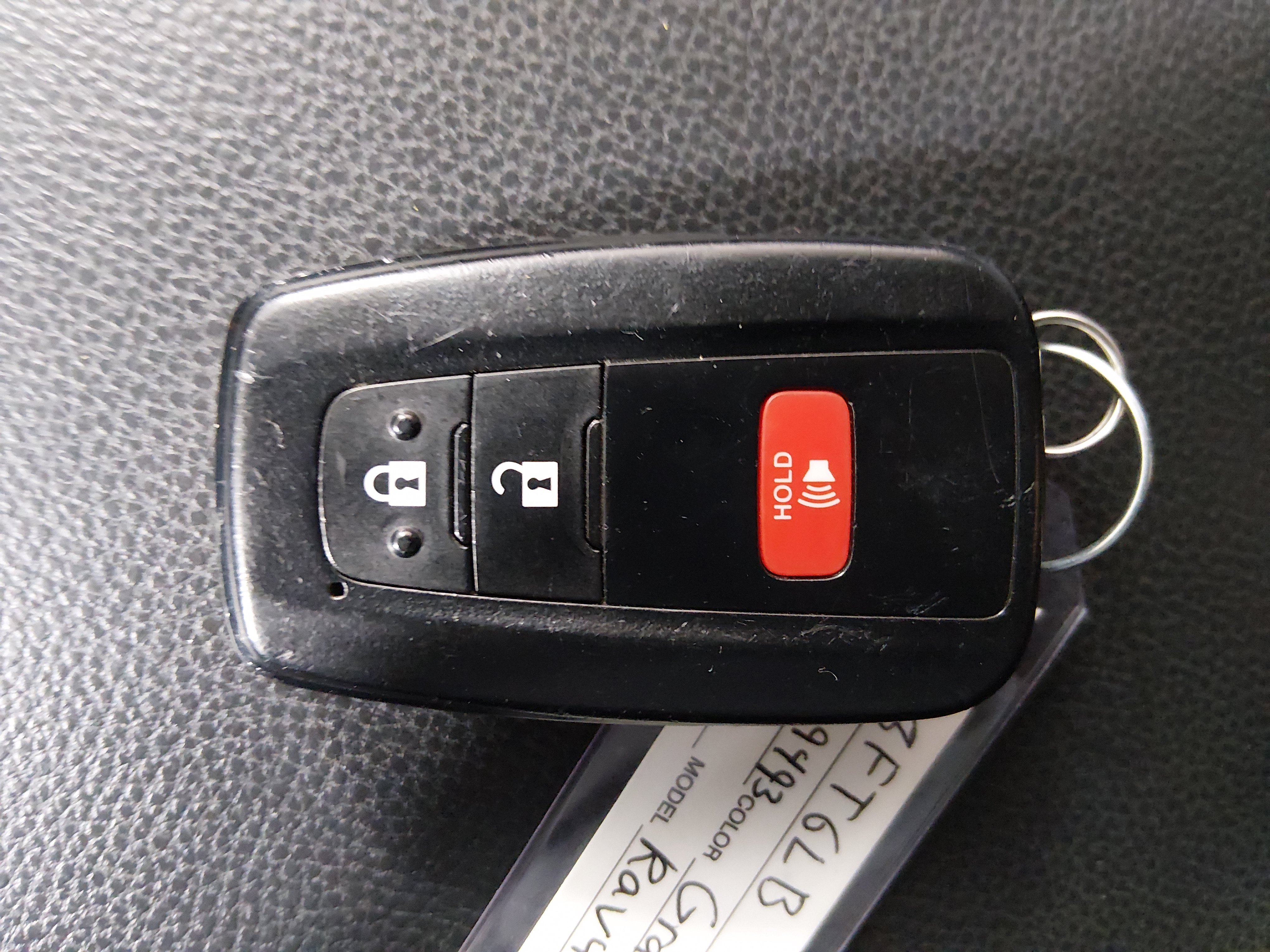 2024 Toyota RAV4 XLE - Photo 15