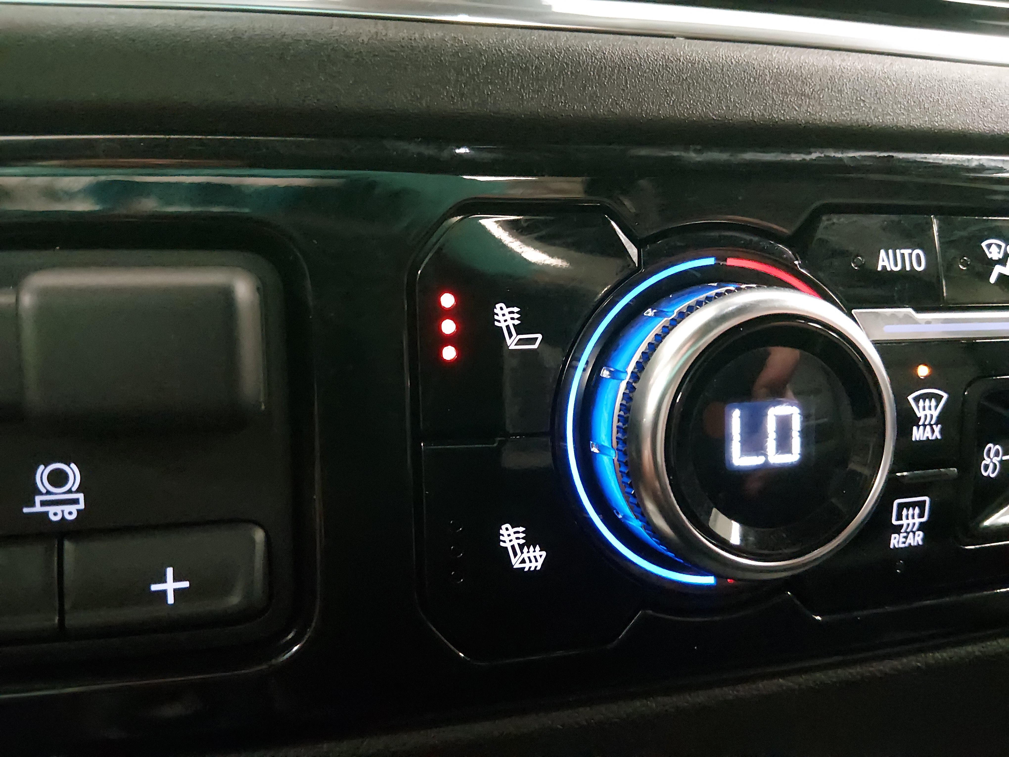 2025 GMC Sierra 1500 SLT - Photo 17