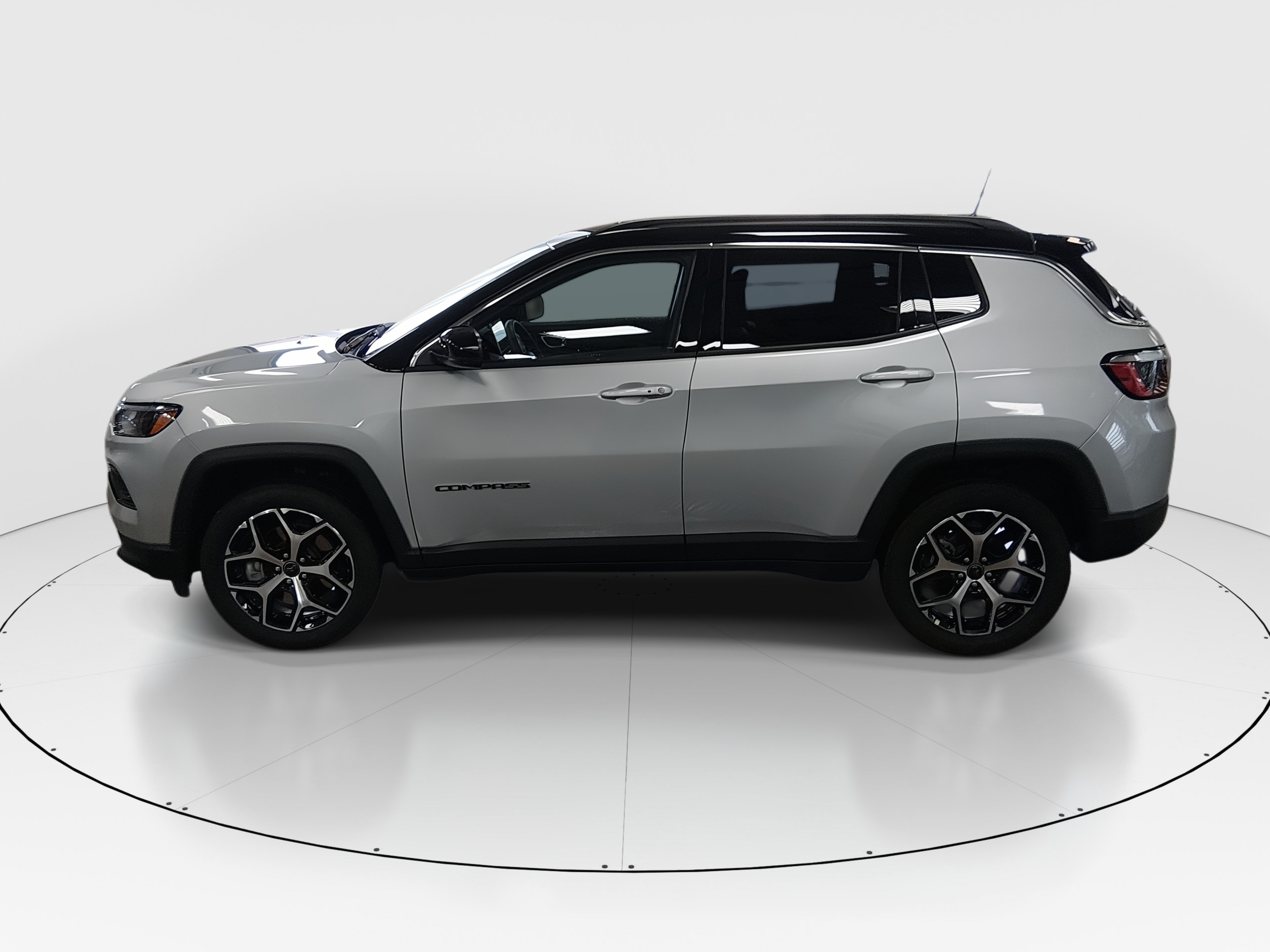 2025 Jeep Compass Limited - Photo 4