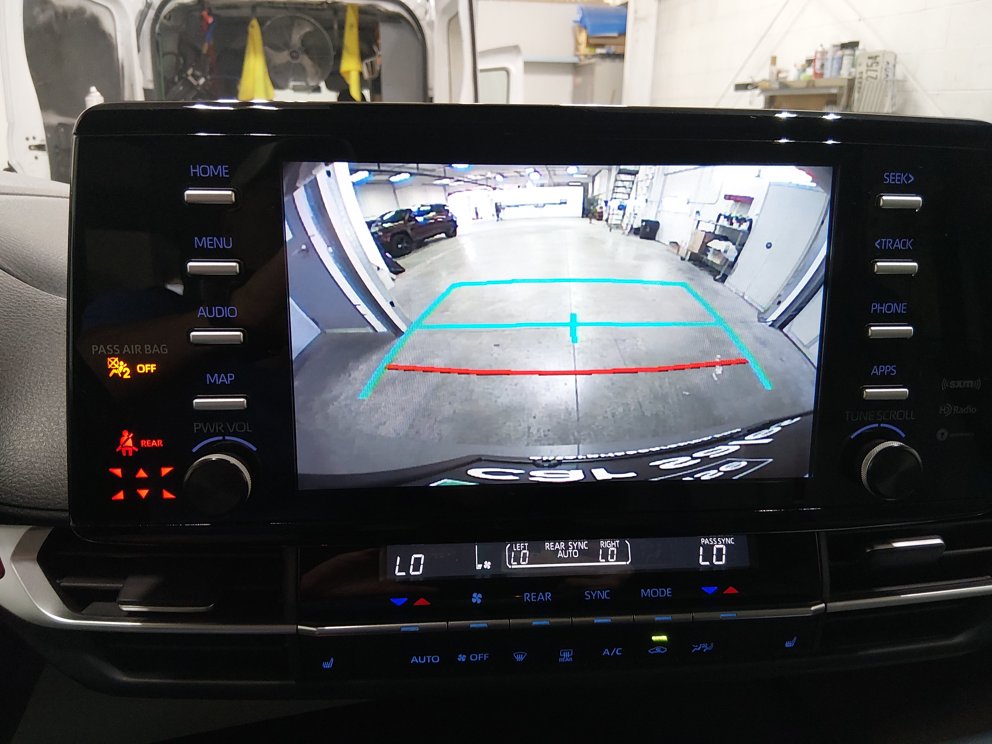 2024 Toyota Sienna XLE - Photo 16