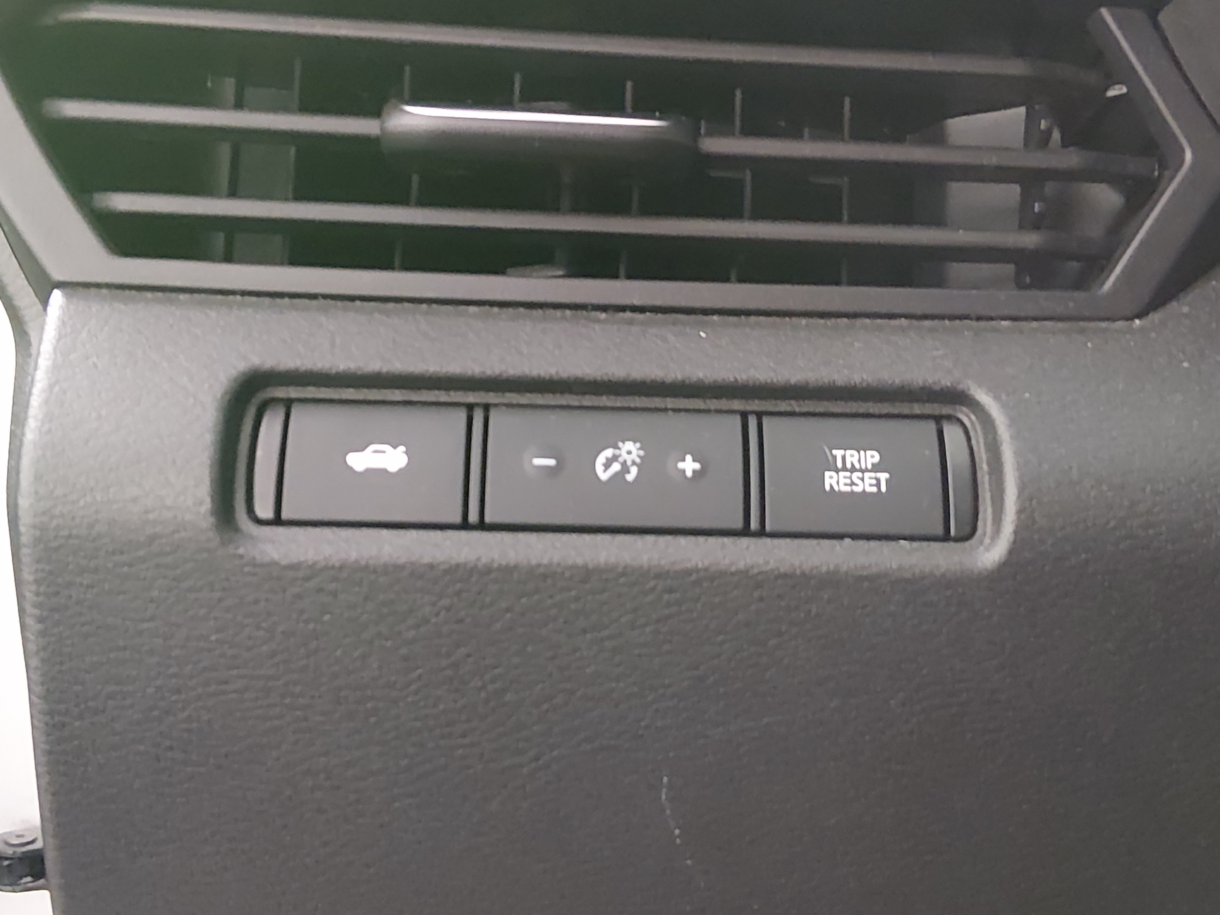 2024 Nissan Altima SR - Photo 13