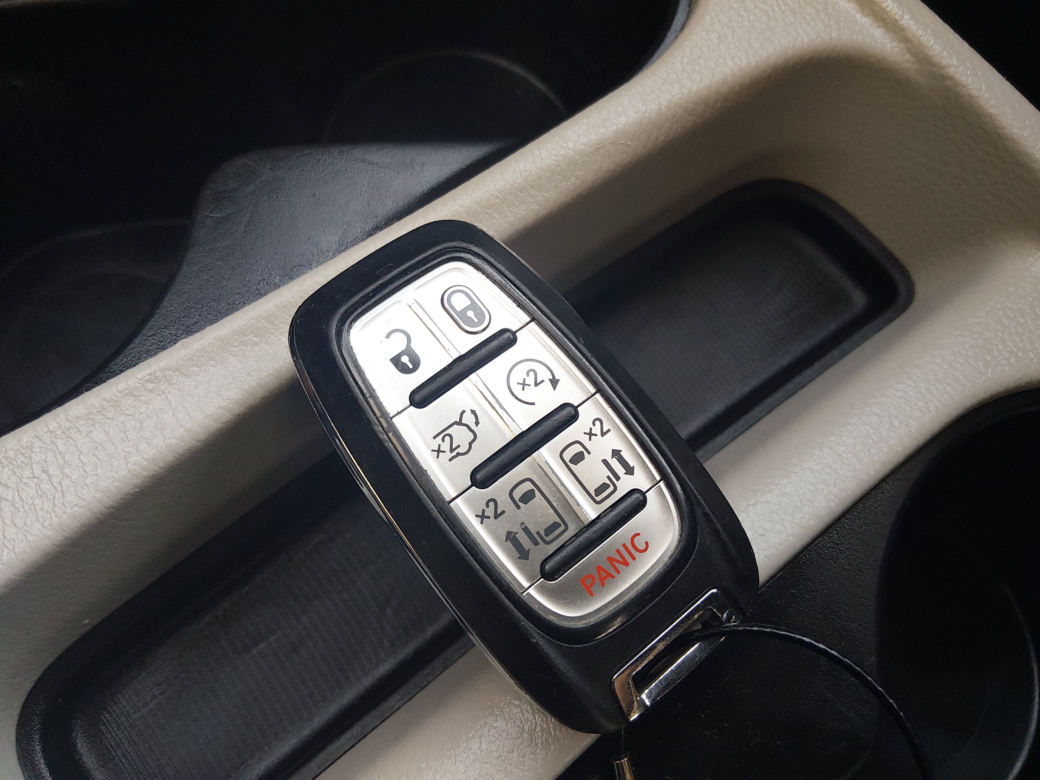 2023 Chrysler Voyager LX - Photo 15