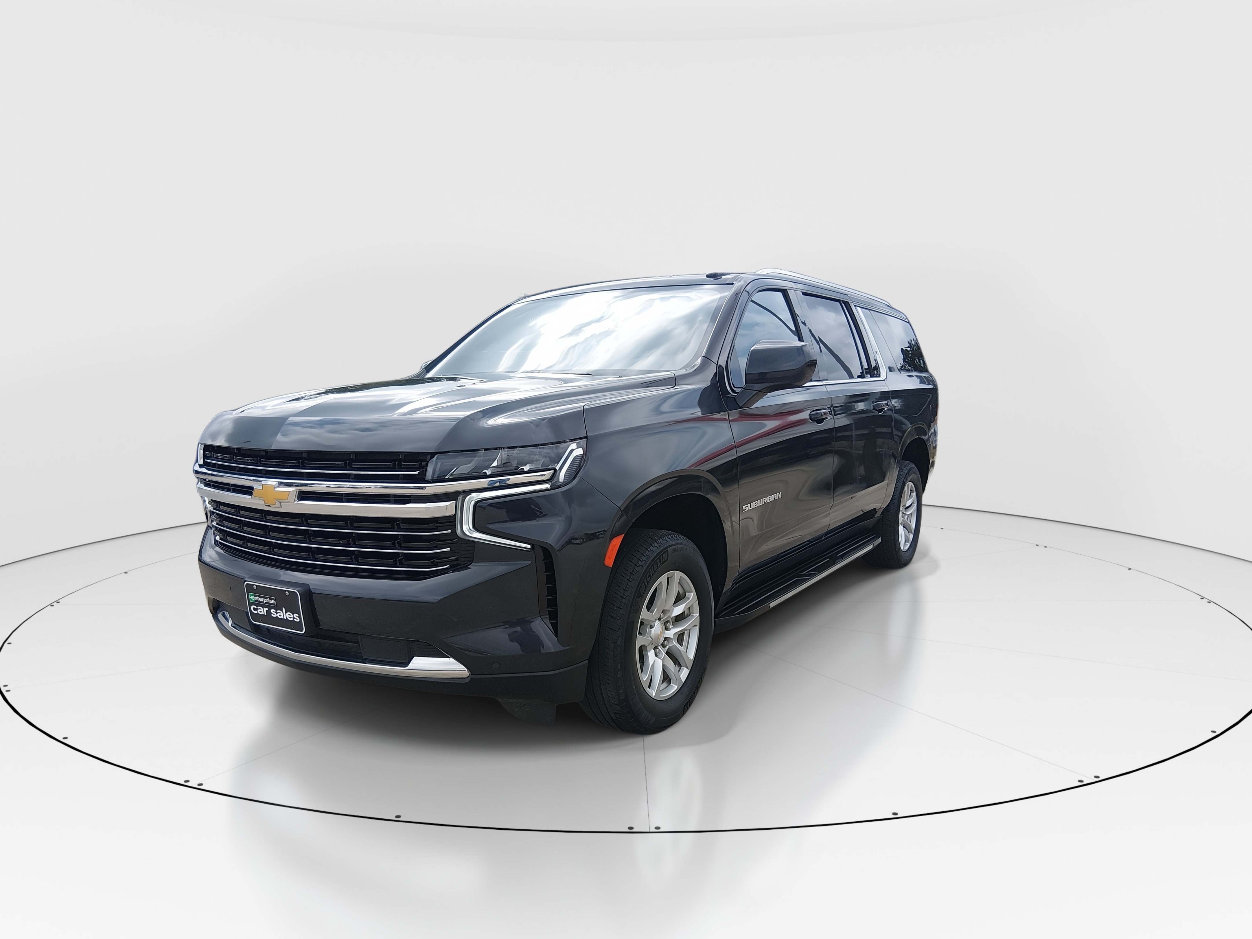 2024 Chevrolet Suburban LT - Photo 3