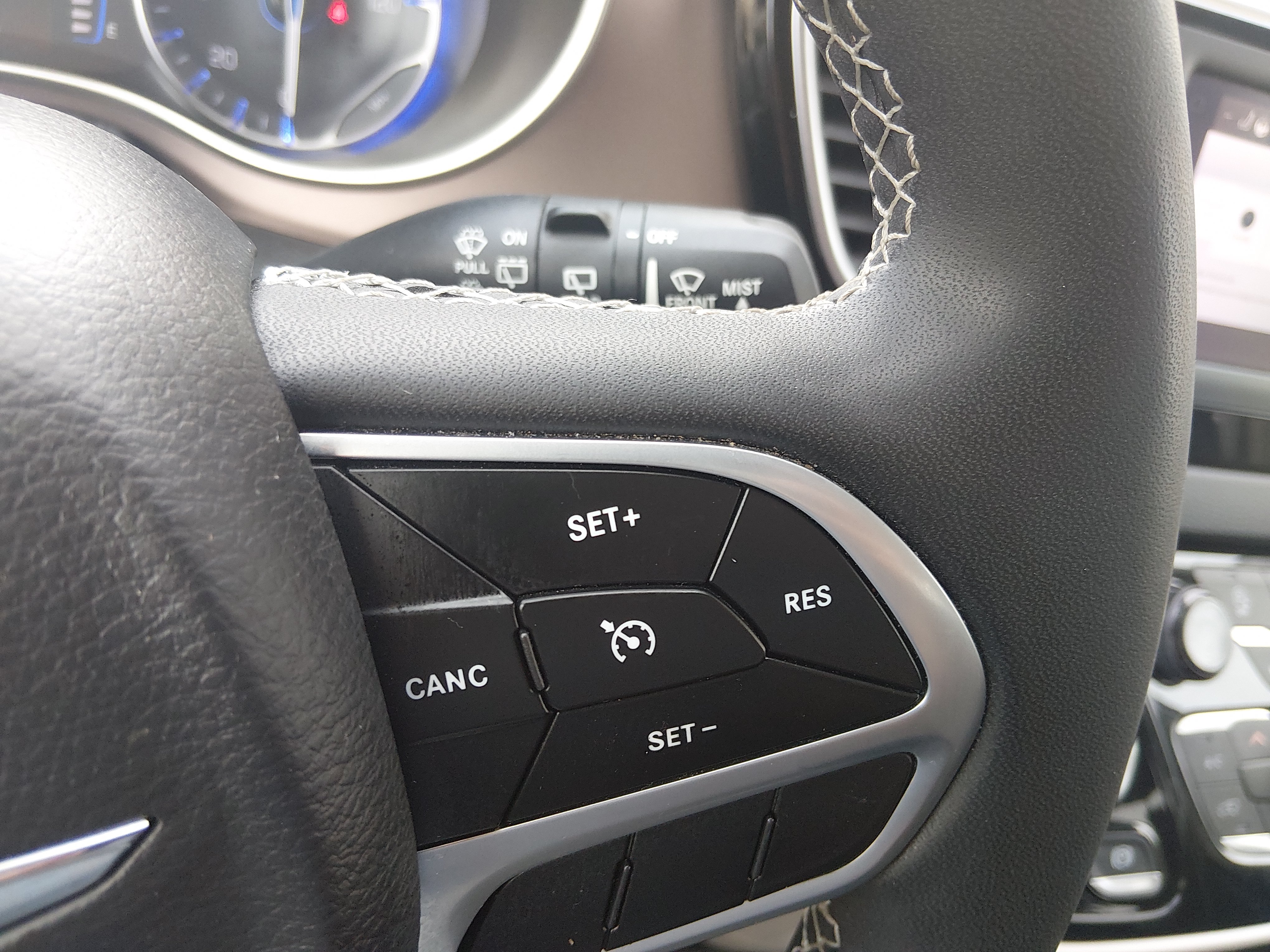 2023 Chrysler Voyager LX - Photo 12