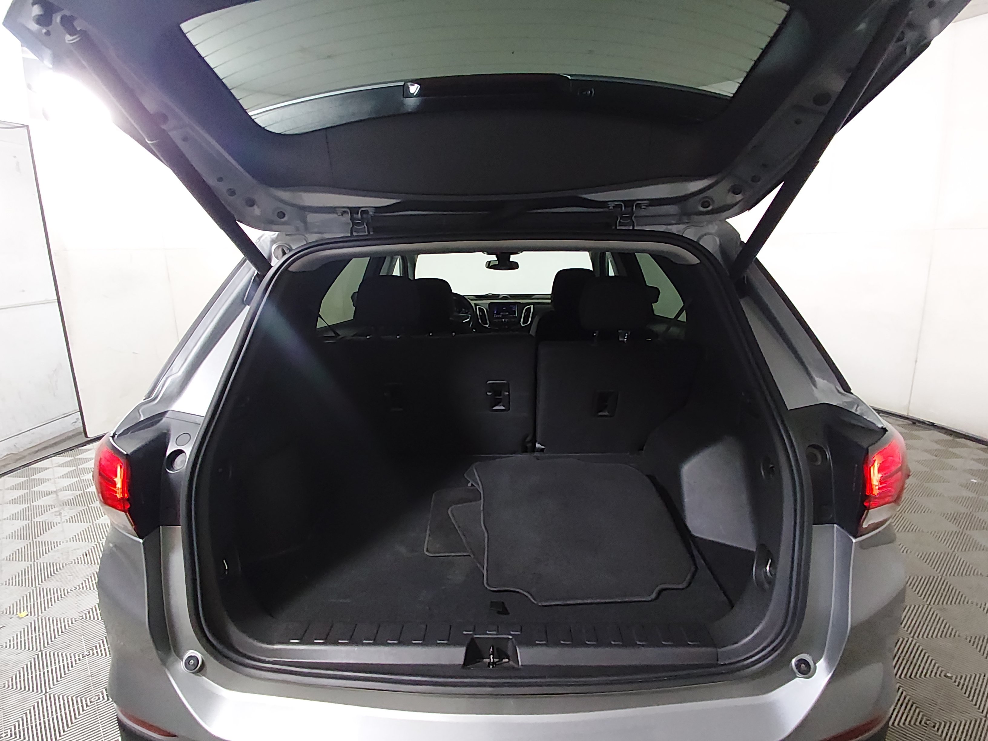 2024 Chevrolet Equinox LT - Photo 11