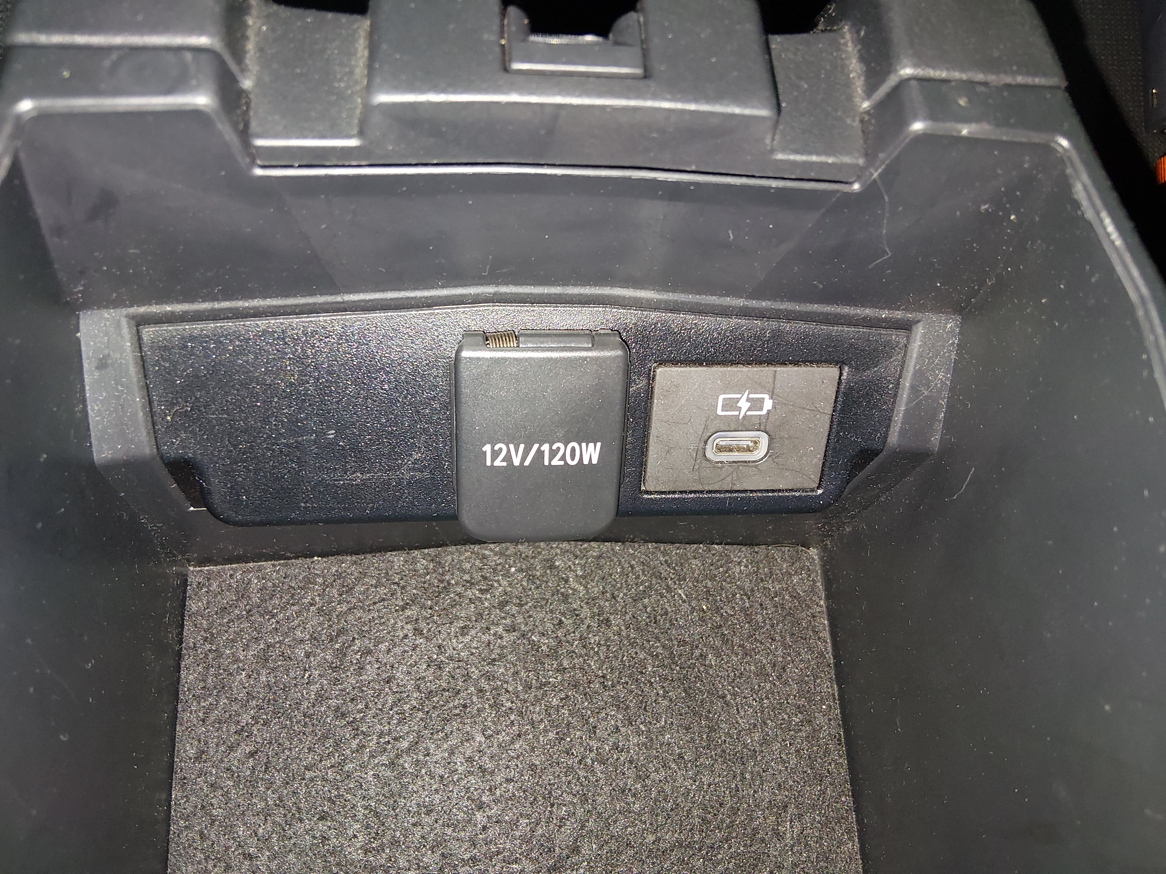 2024 Toyota Corolla LE - Photo 20