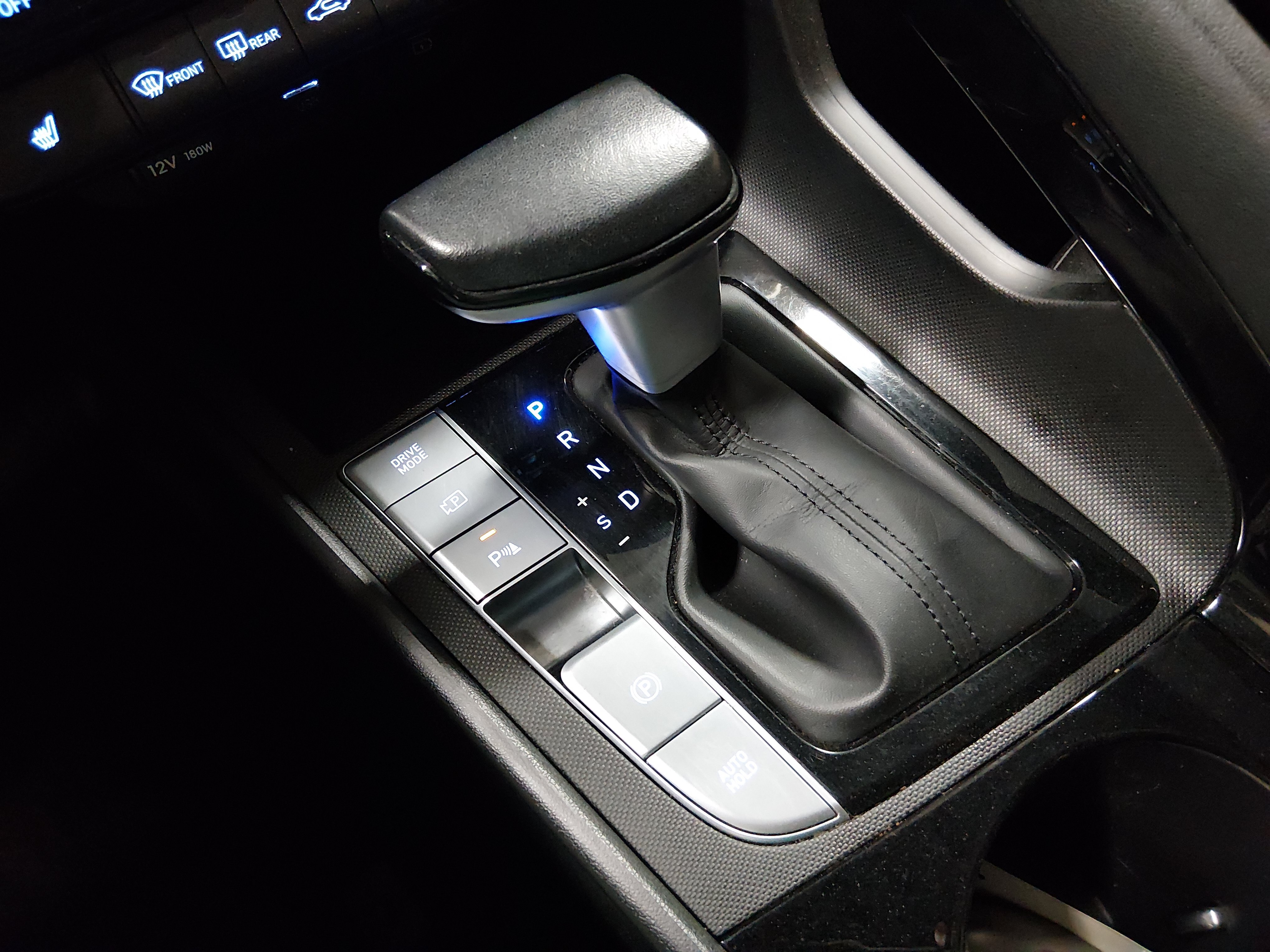 2024 Hyundai Elantra Limited - Photo 23