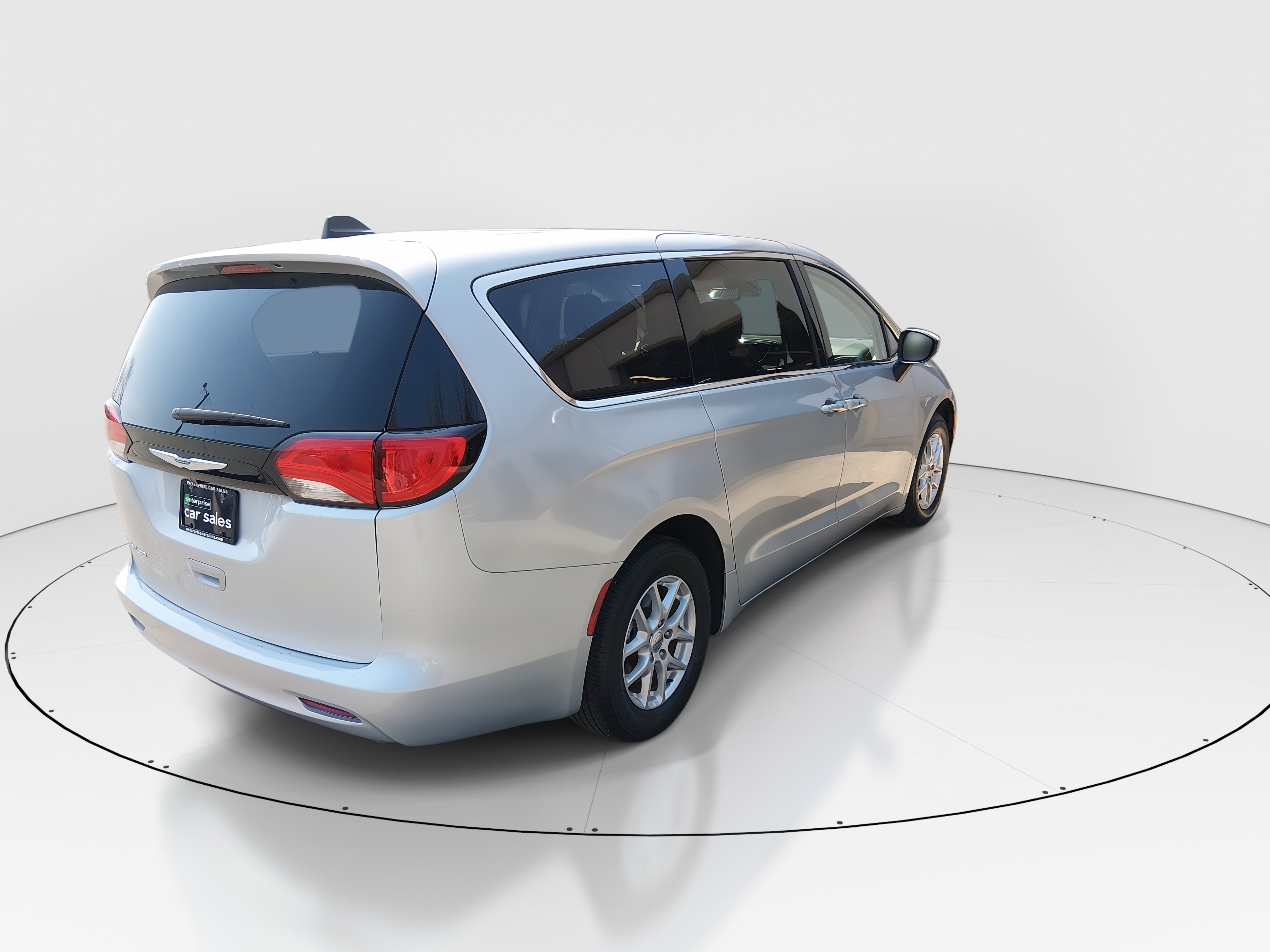 2023 Chrysler Voyager LX - Photo 7