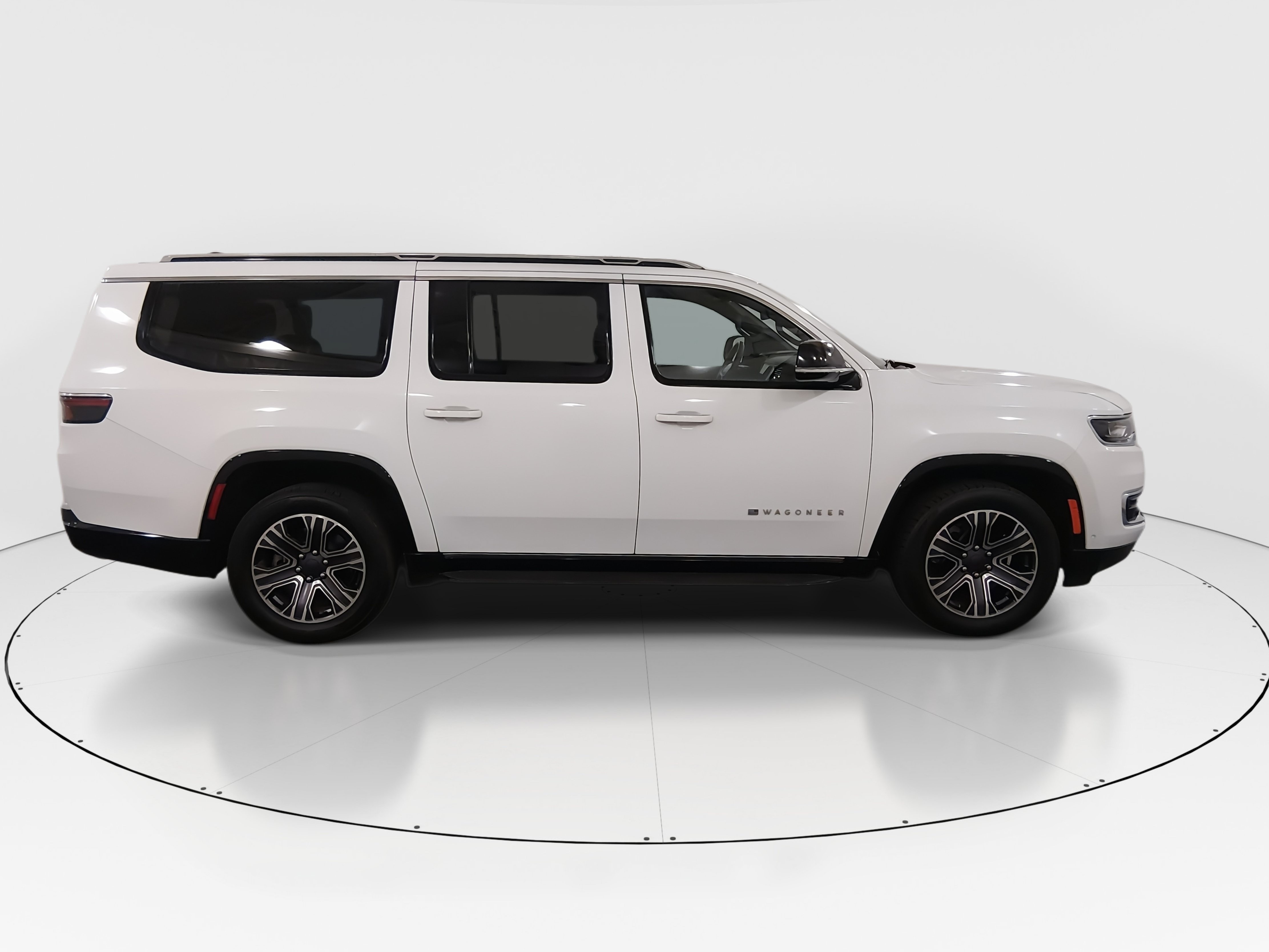 2024 Jeep Wagoneer L Series II - Photo 8