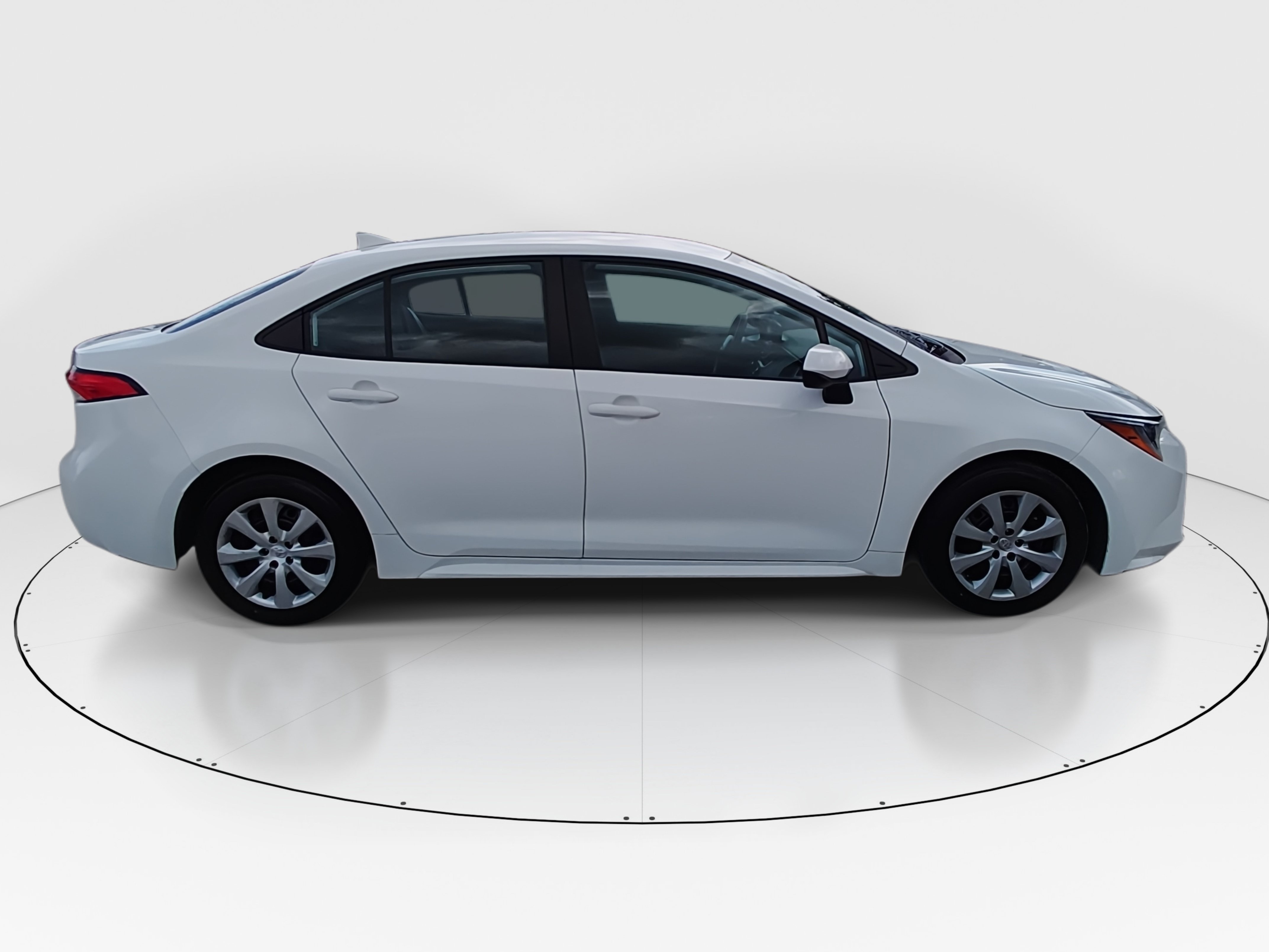 2024 Toyota Corolla LE - Photo 8