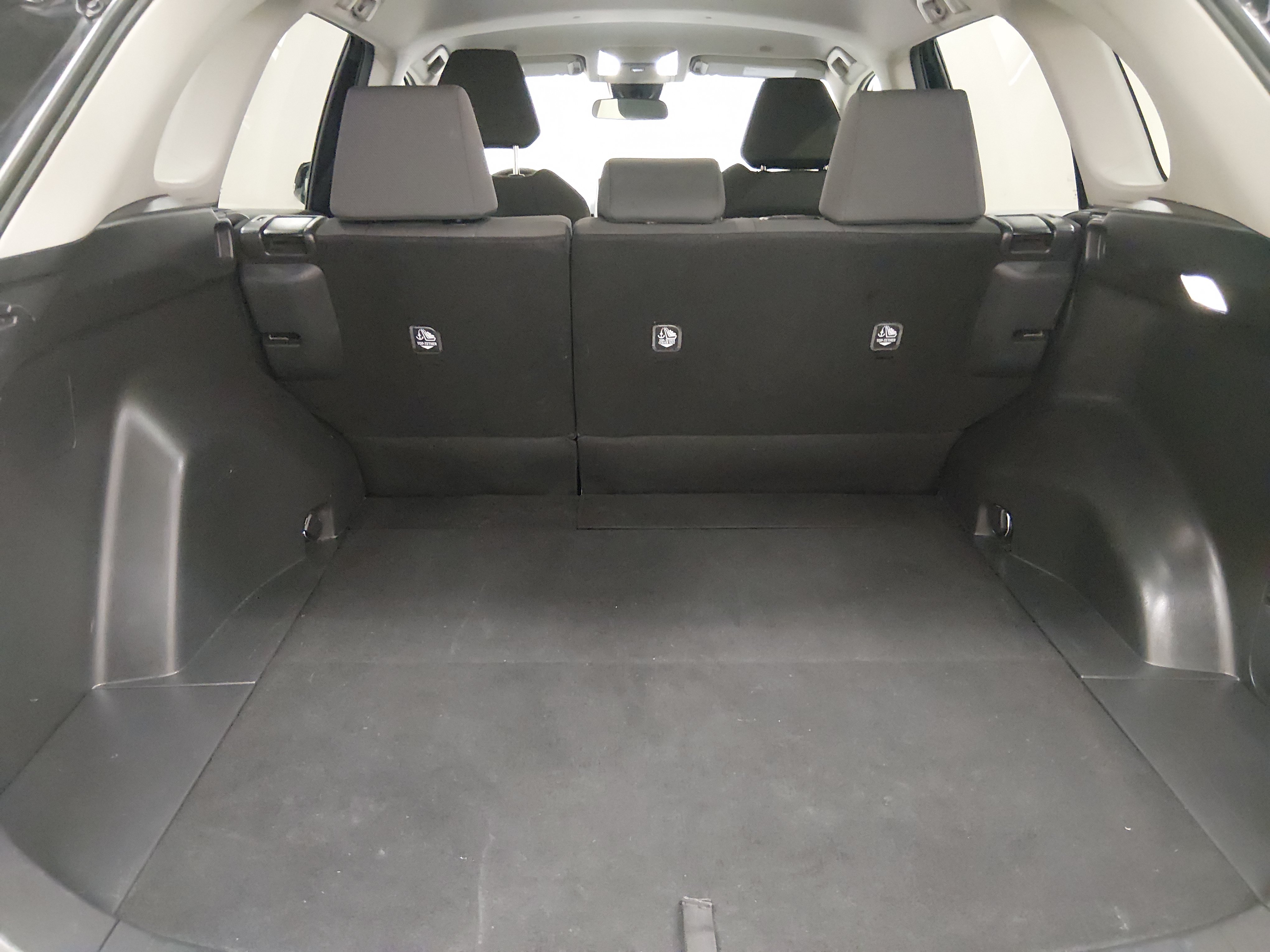 2024 Toyota RAV4 XLE - Photo 11