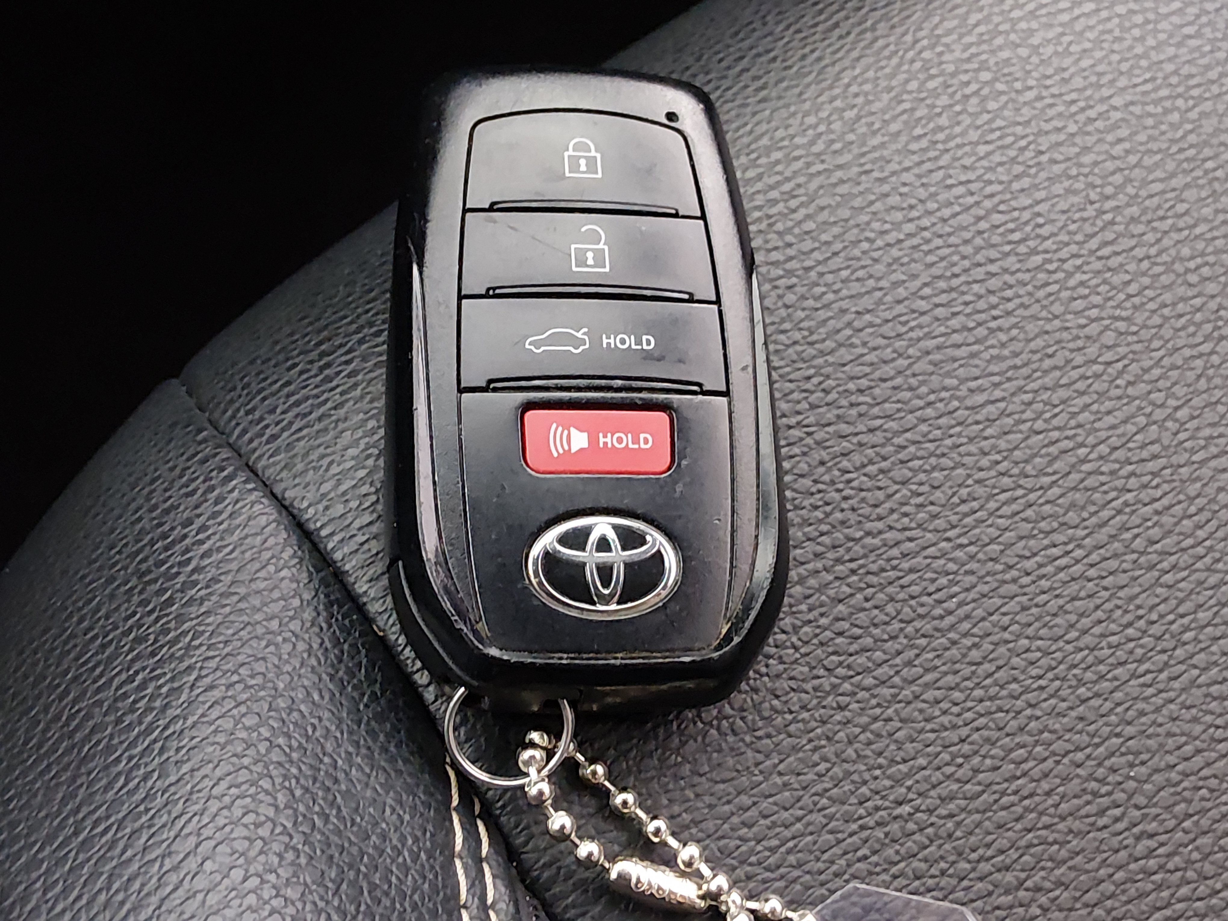 2025 Toyota Camry SE - Photo 15