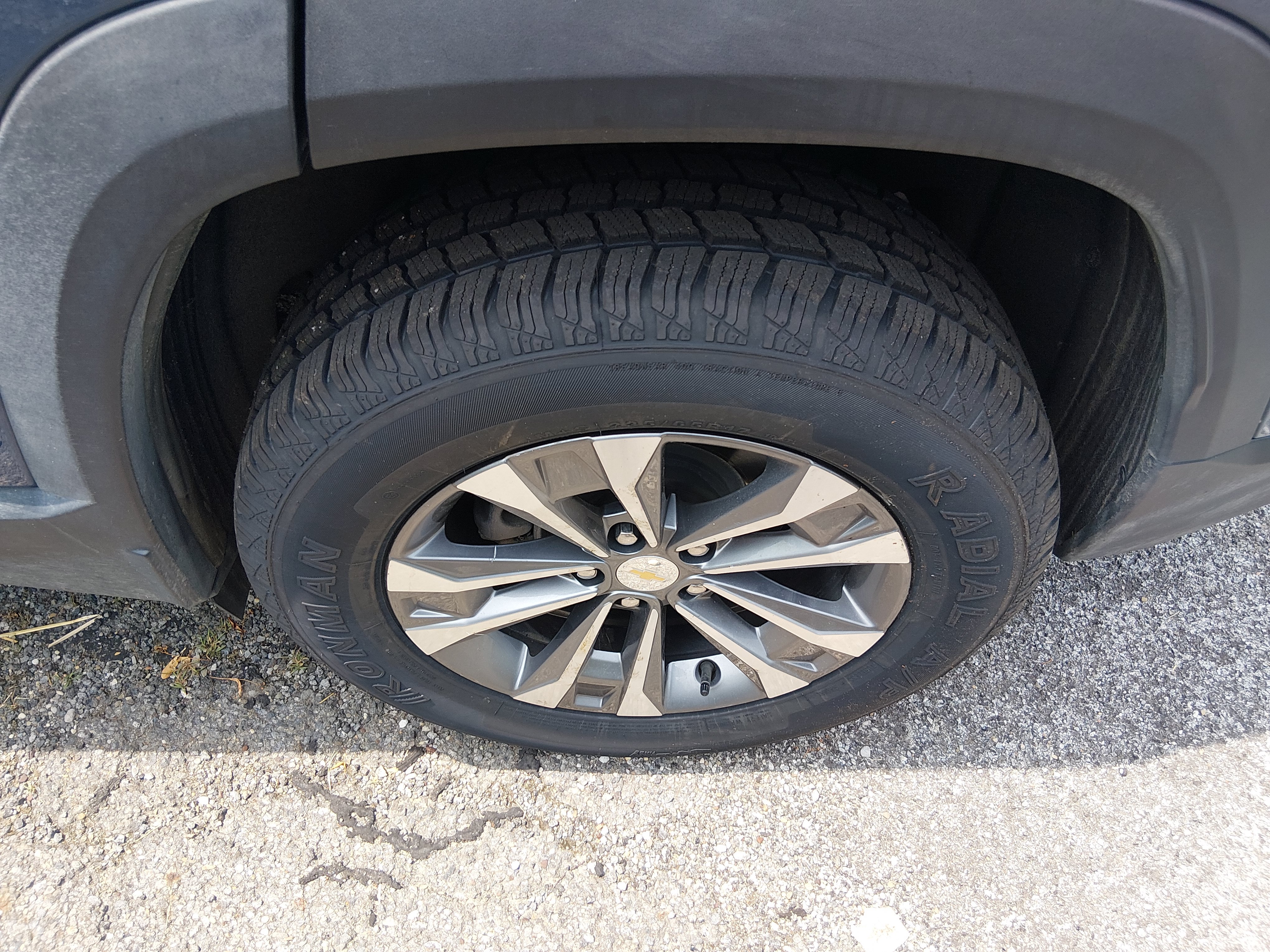 2025 Chevrolet Equinox LT - Photo 10