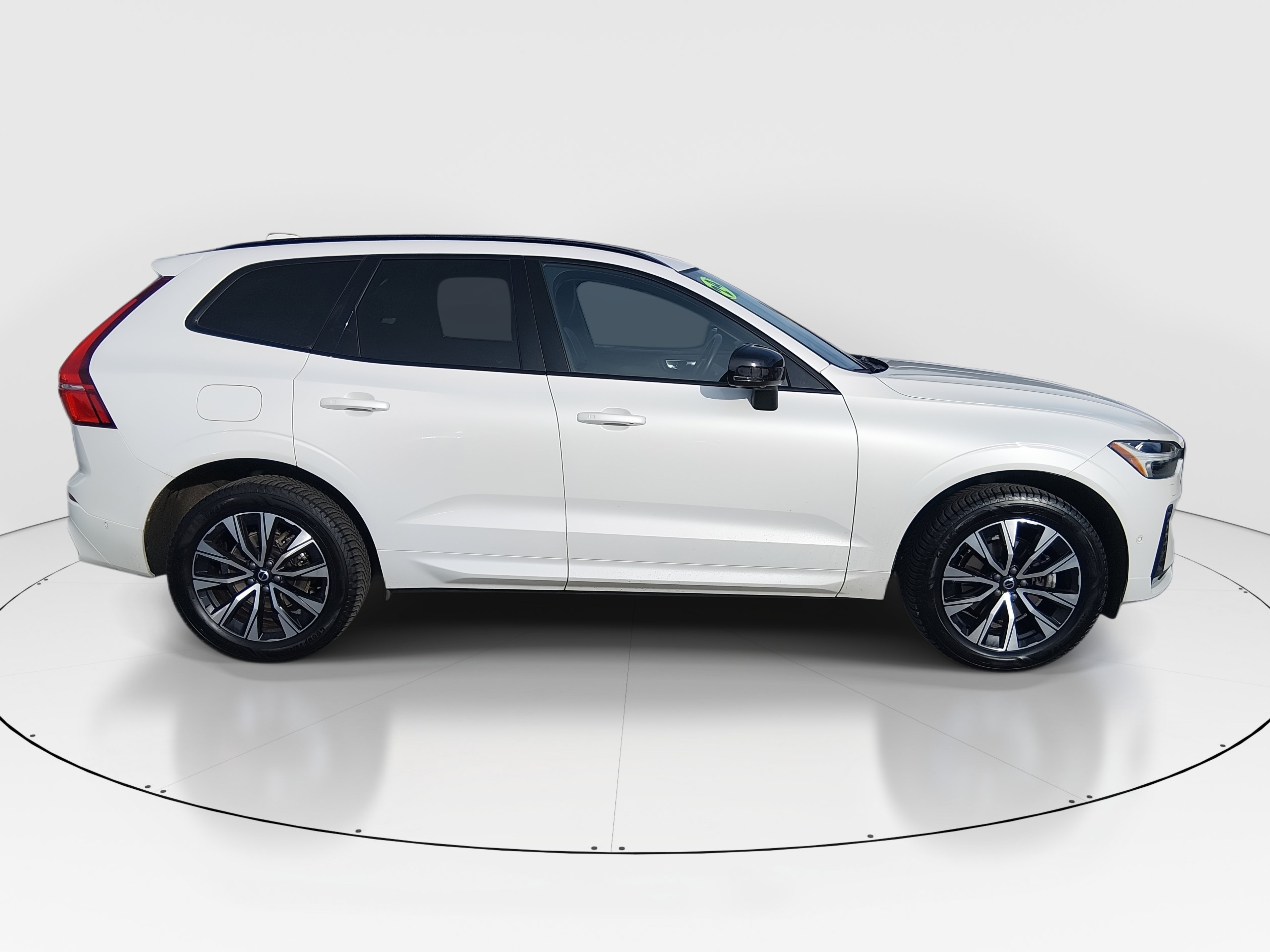 2024 Volvo XC60 Plus - Photo 8