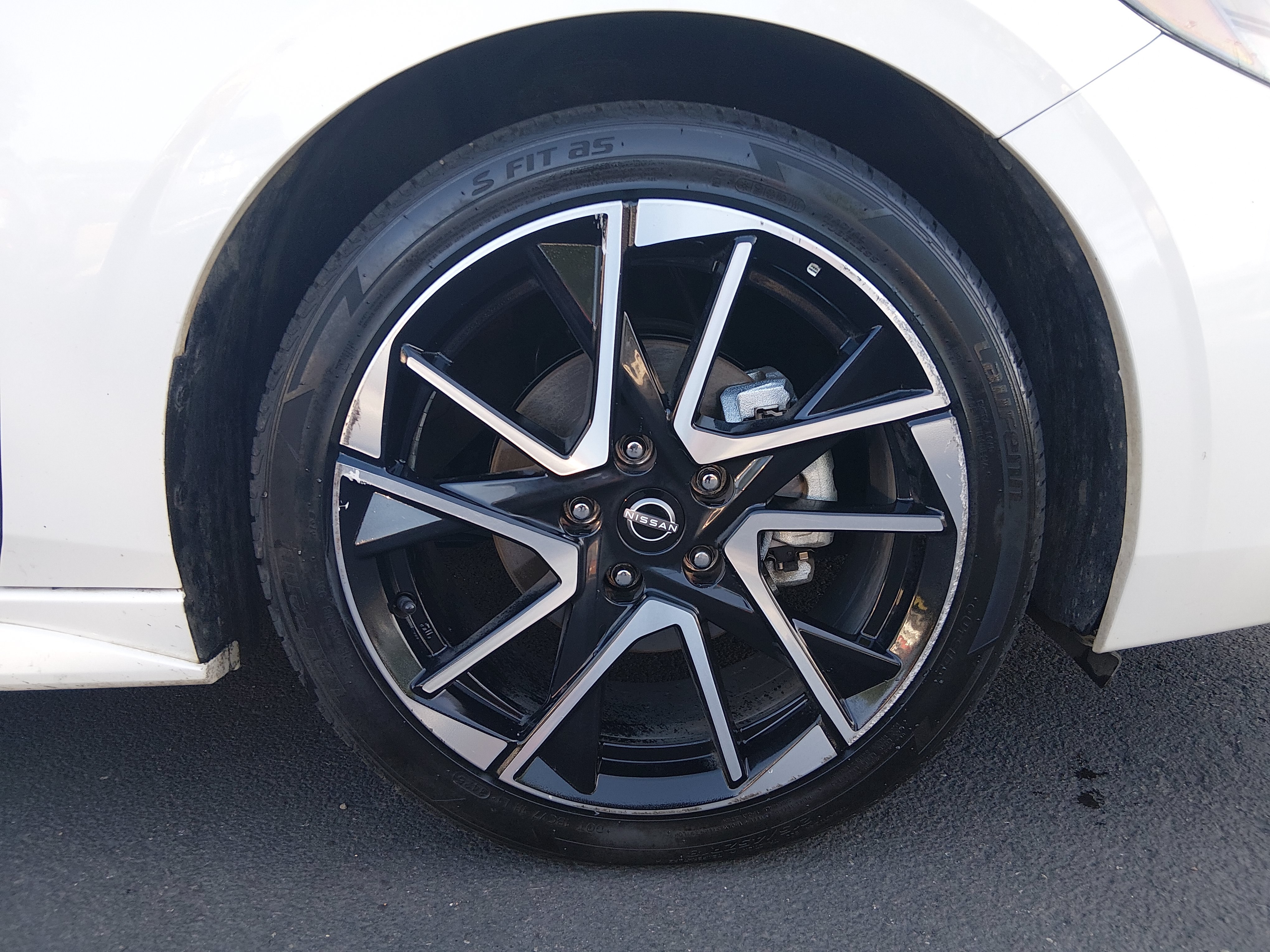2025 Nissan Sentra SR - Photo 10