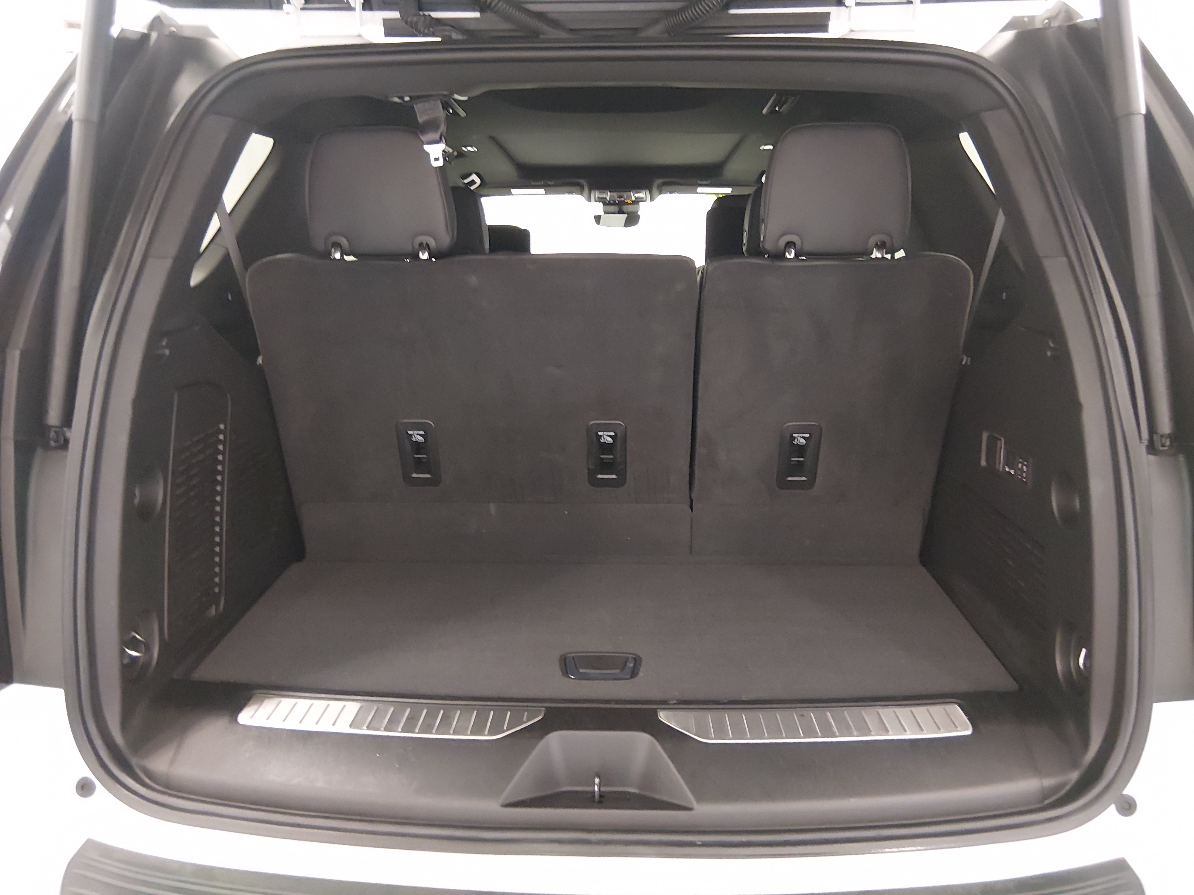 2024 GMC Yukon Denali - Photo 11