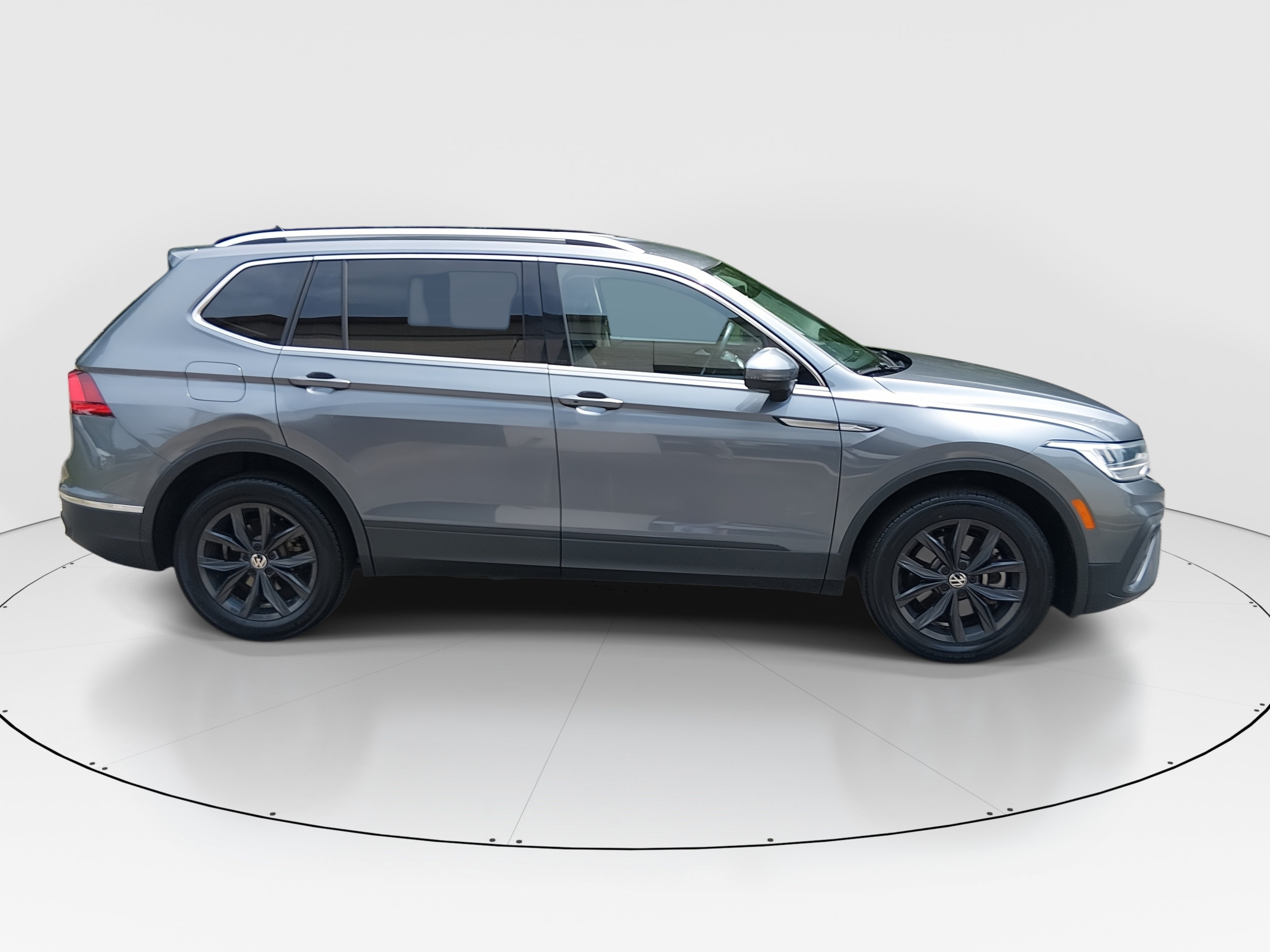 2024 Volkswagen Tiguan SE - Photo 8