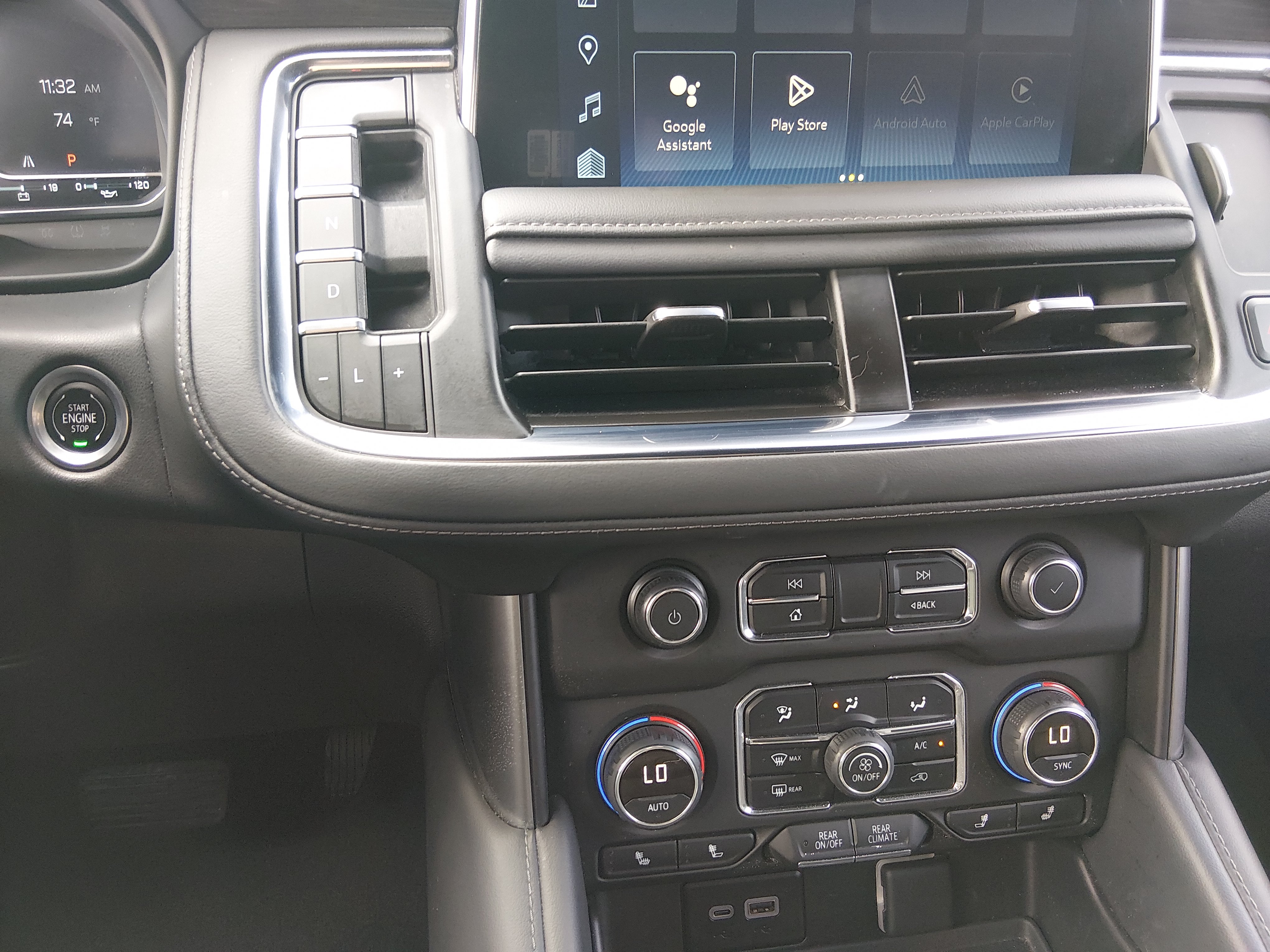 2024 Chevrolet Suburban LT - Photo 13