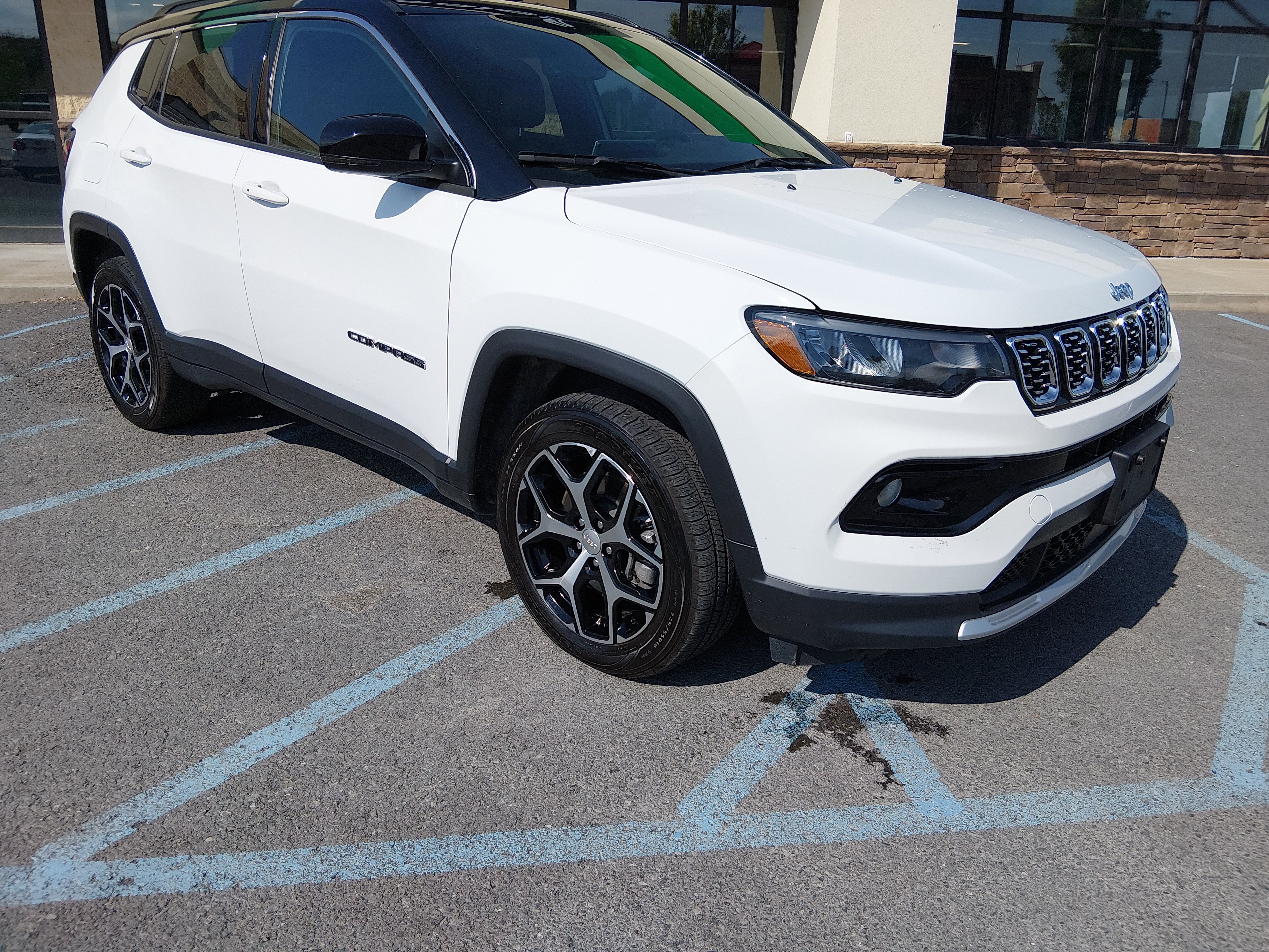 2024 Jeep Compass Limited - Photo 9